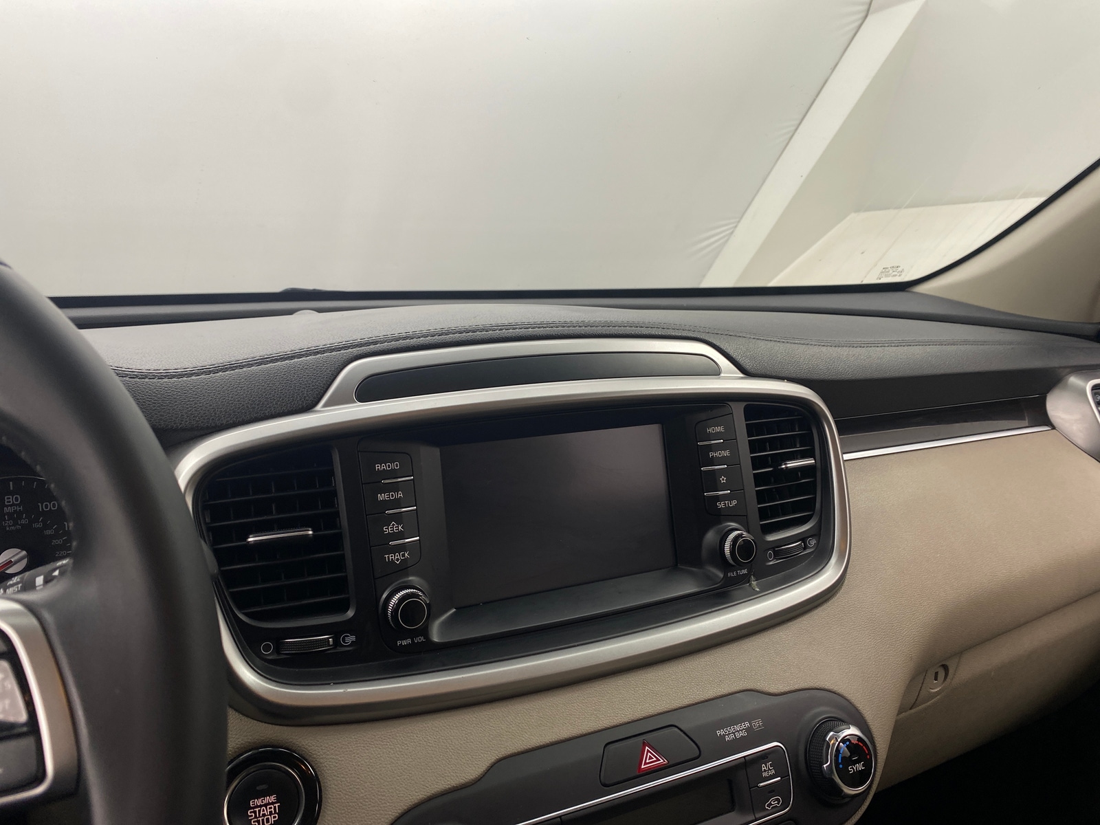 Thumbnail: 2020 Kia Sorento - 4