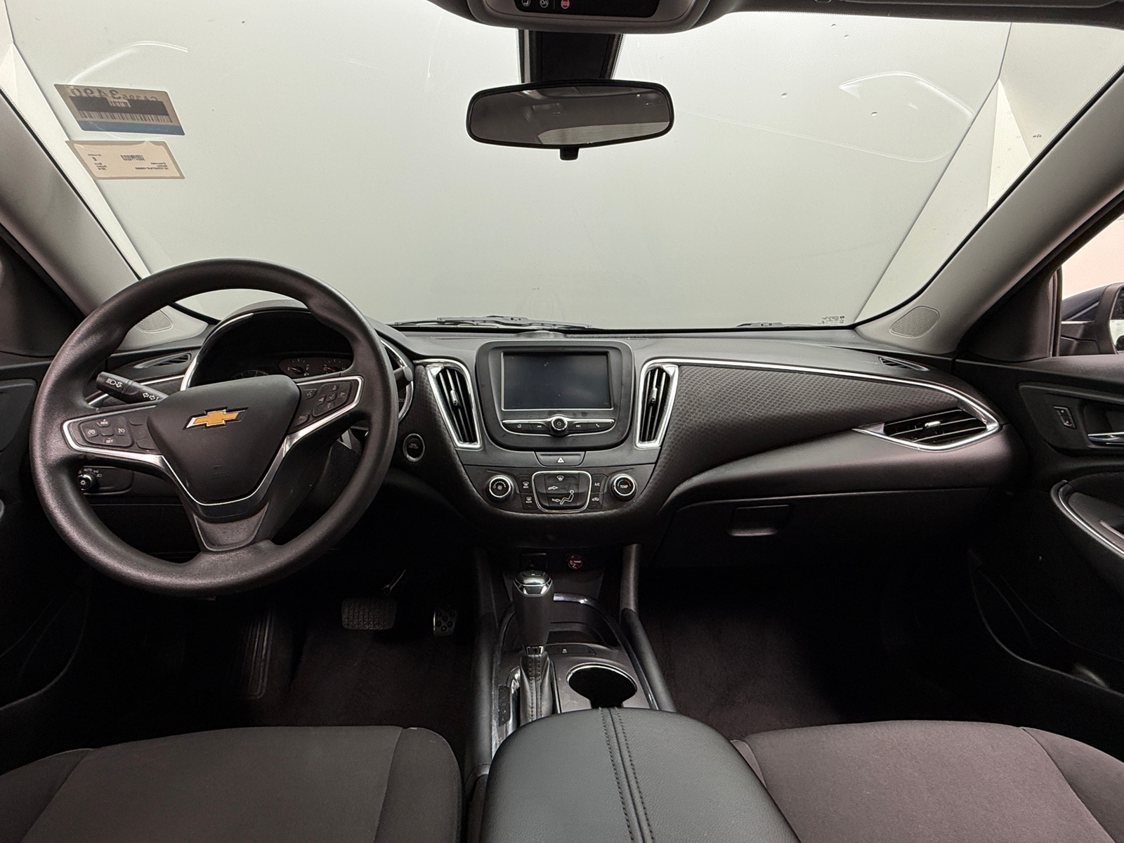 Thumbnail: 2018 Chevrolet Malibu - 3