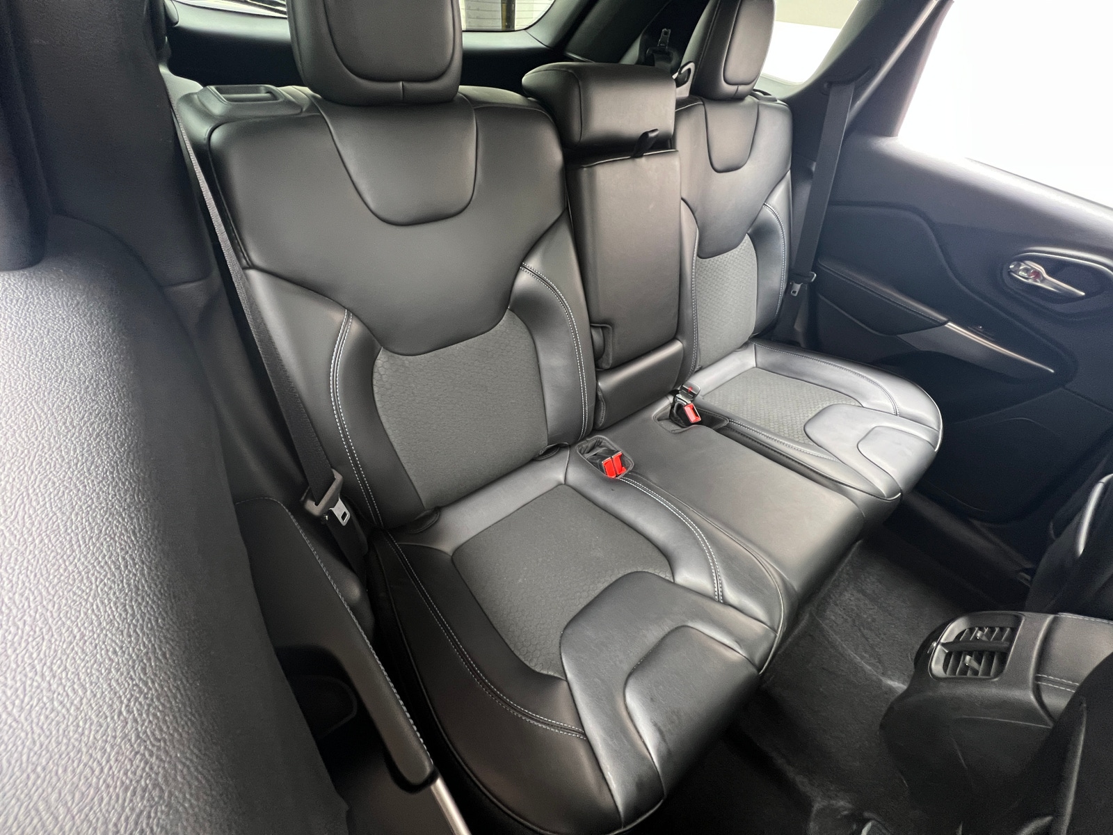 Thumbnail: 2021 Jeep Cherokee - 5