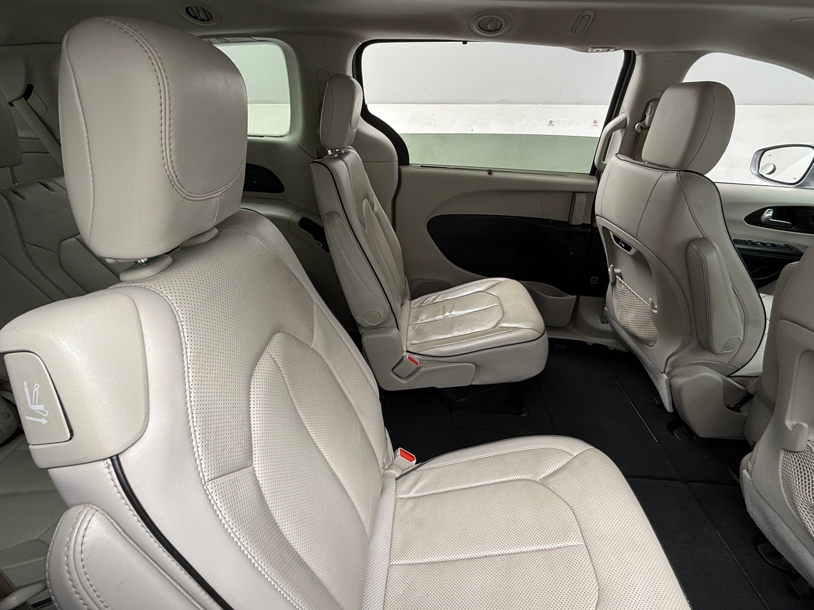 Thumbnail: 2021 Chrysler Pacifica - 5