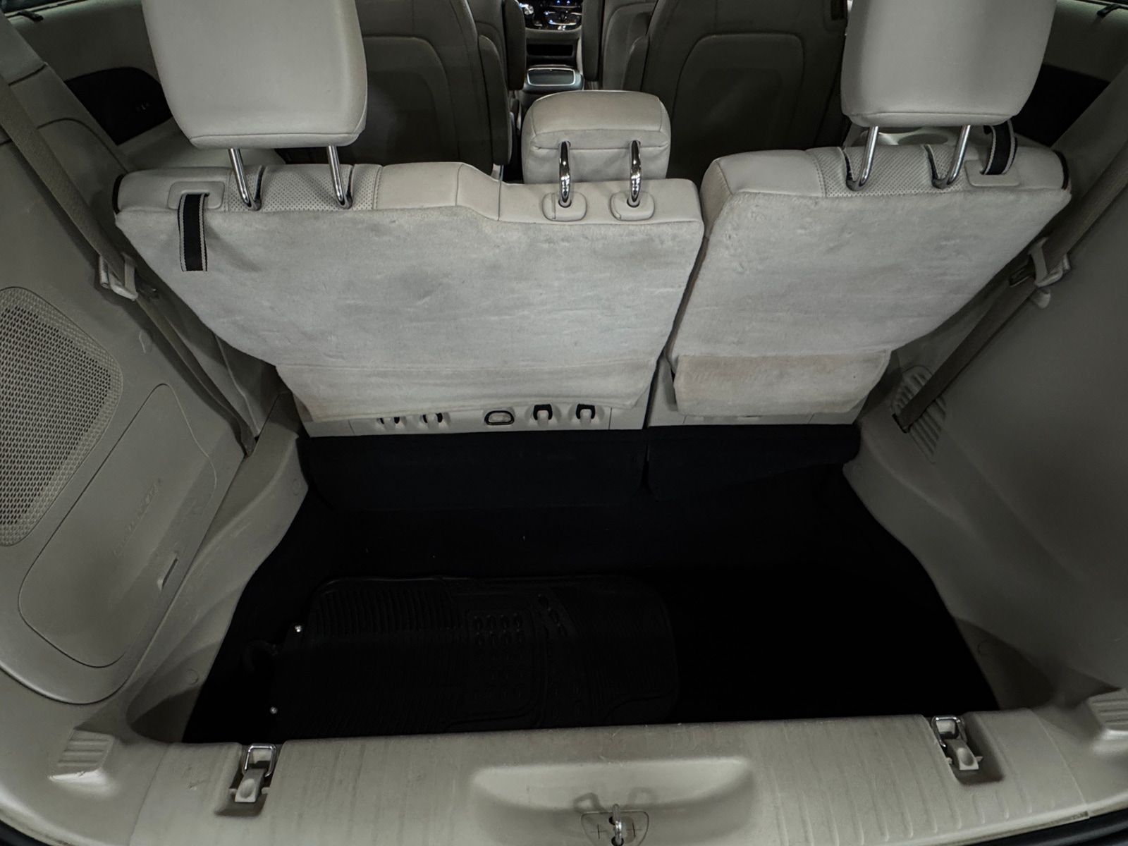 Thumbnail: 2021 Chrysler Pacifica - 6