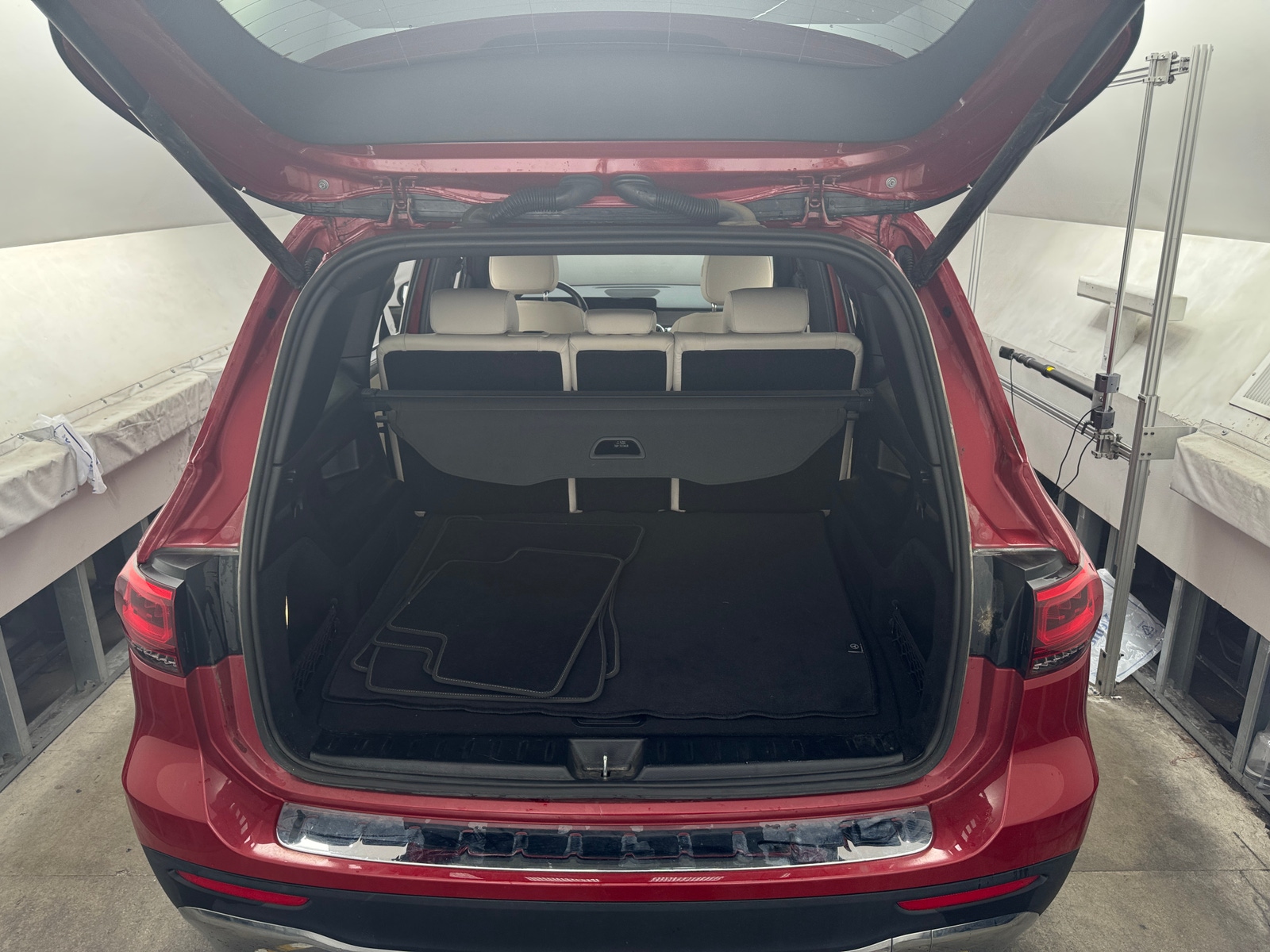 Thumbnail: 2023 Mercedes-Benz GLB - 6