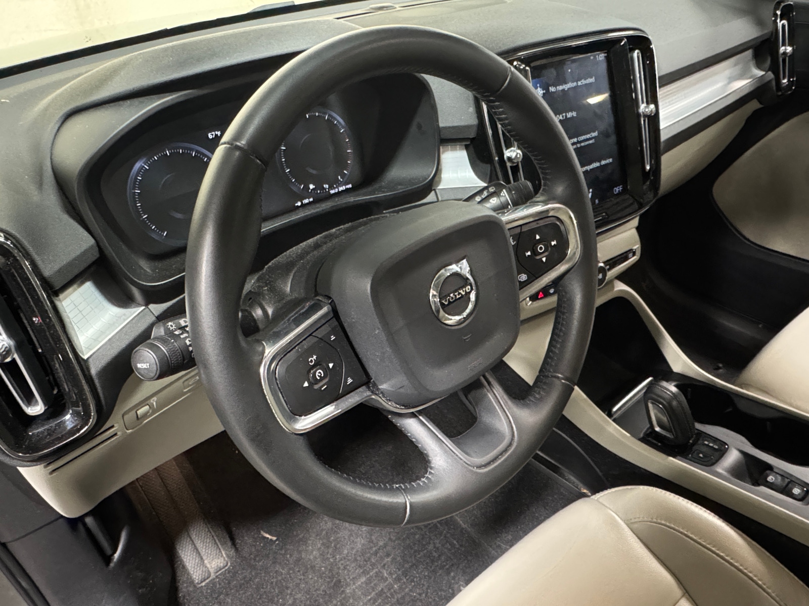 Thumbnail: 2019 Volvo XC40 - 4