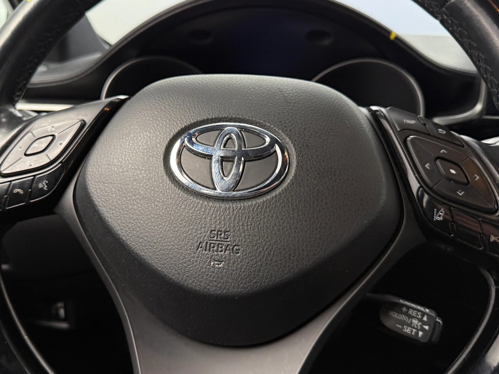 Thumbnail: 2018 Toyota C-HR - 5