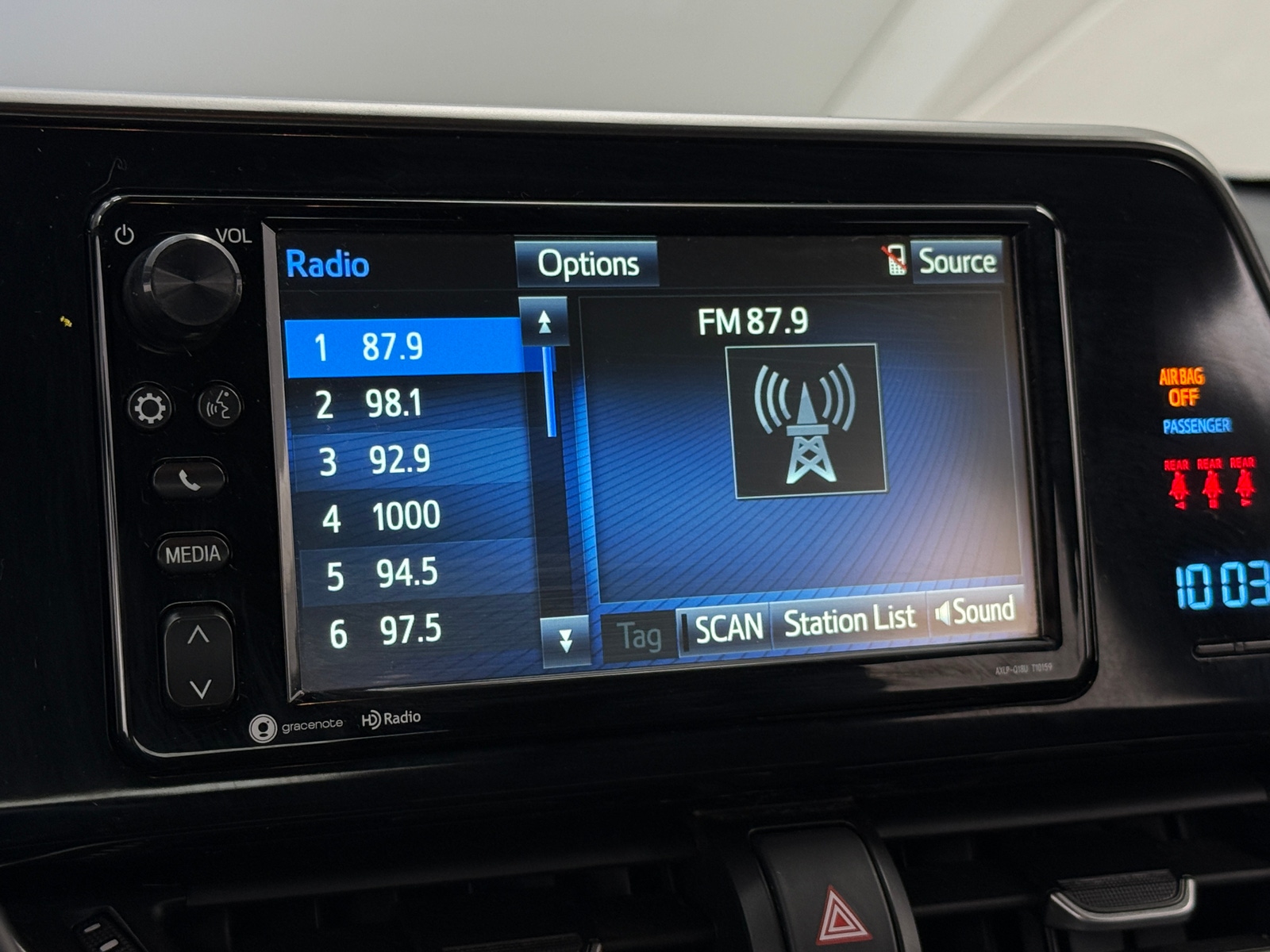 Thumbnail: 2018 Toyota C-HR - 4