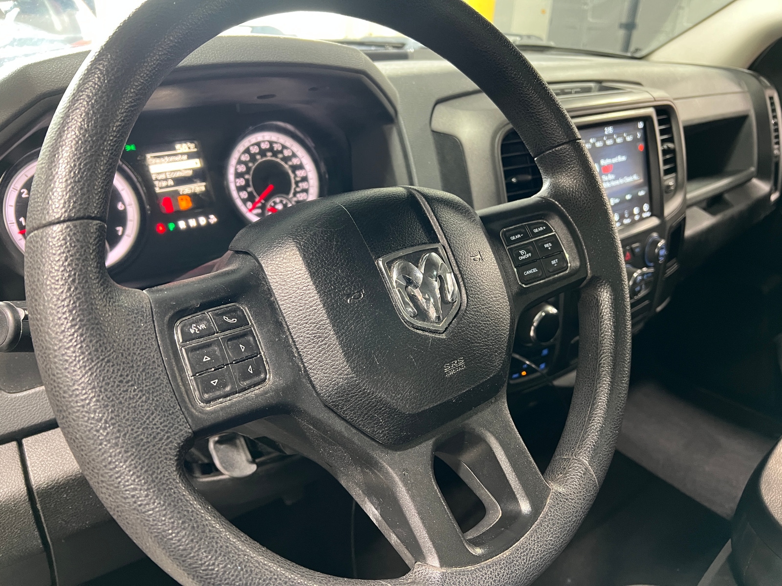 Thumbnail: 2019 RAM 1500 Classic - 5