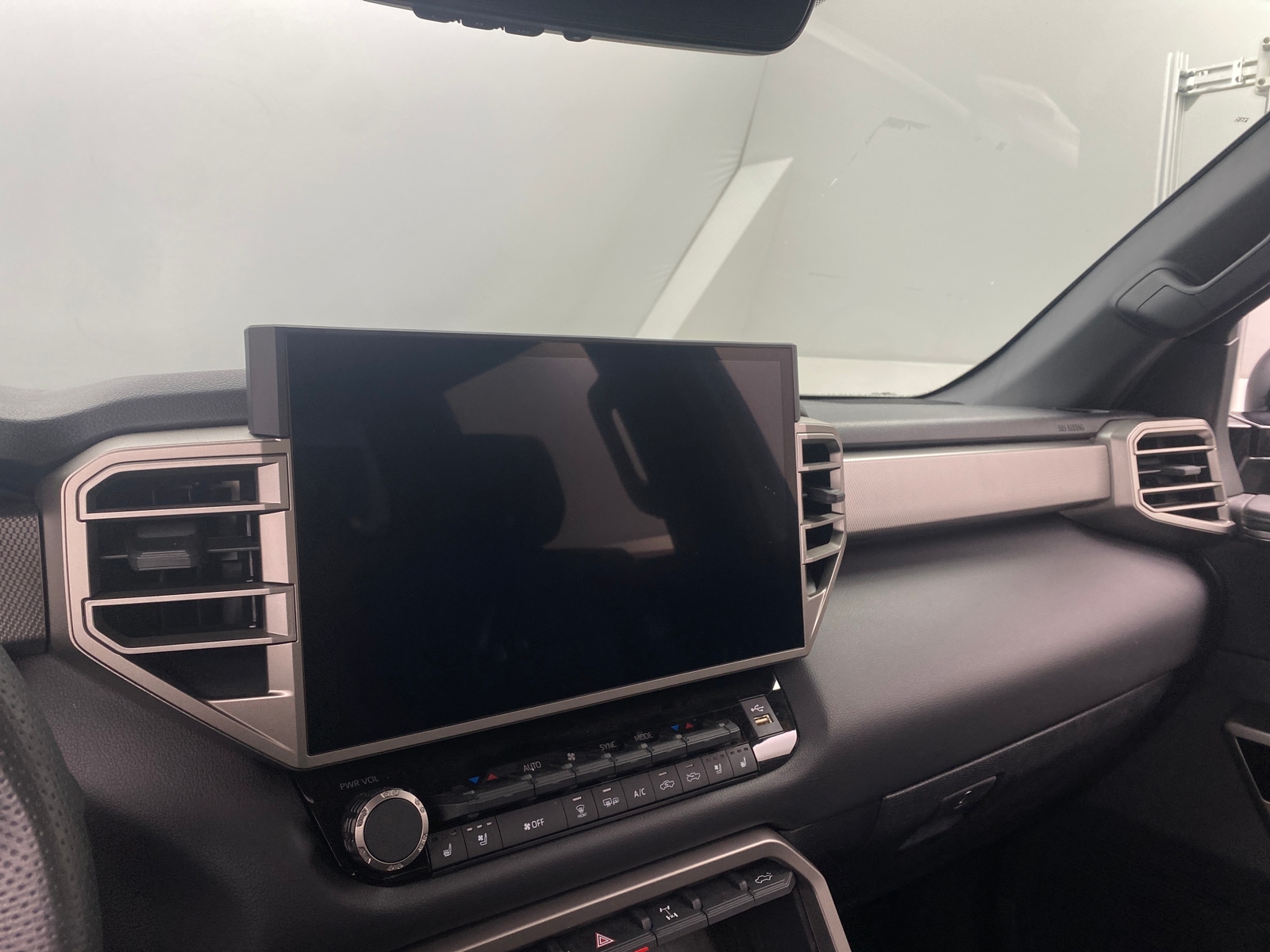 Thumbnail: 2025 Toyota Tundra - 3