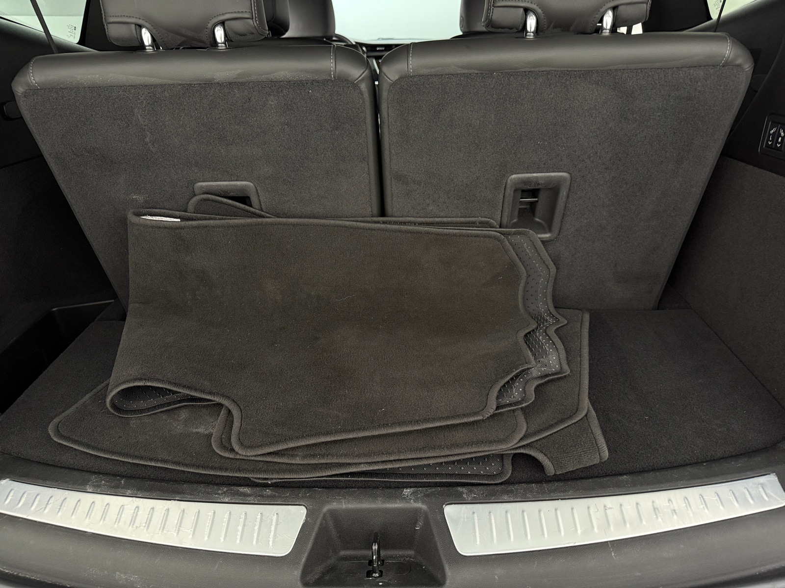 Thumbnail: 2025 Cadillac XT6 - 6