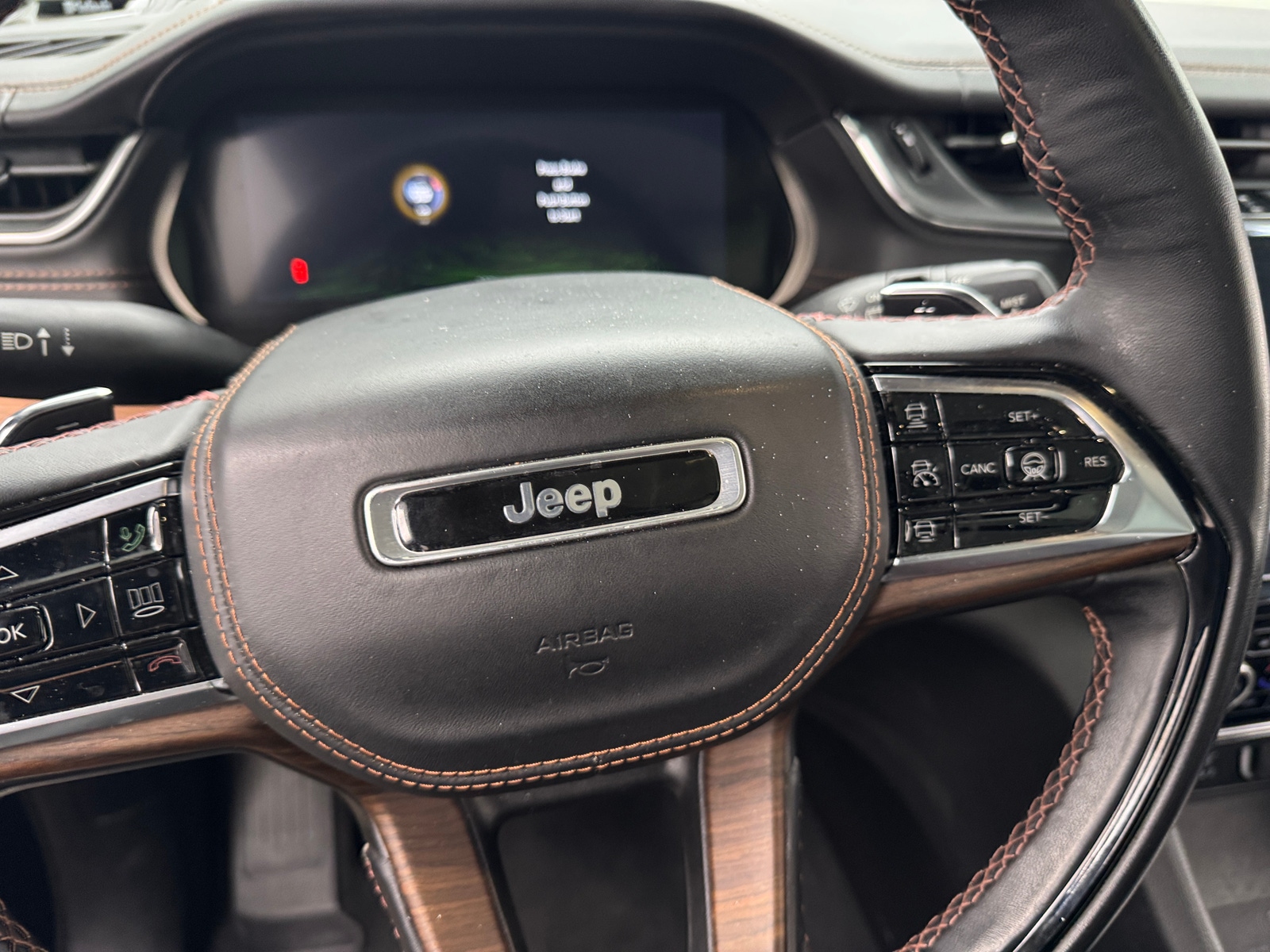 Thumbnail: 2022 Jeep Grand Cherokee - 4