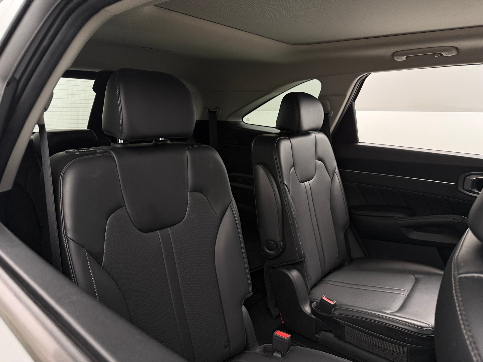 Thumbnail: 2023 Kia Sorento - 5