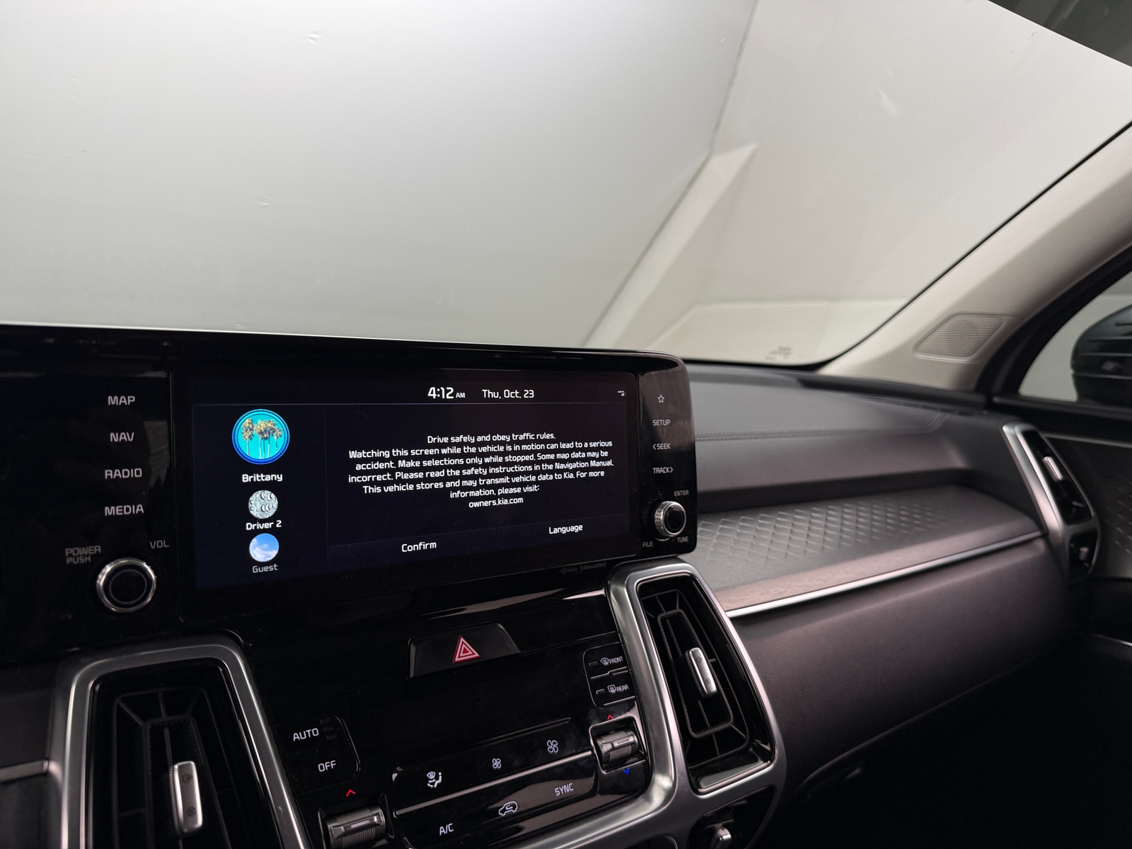 Thumbnail: 2023 Kia Sorento - 3