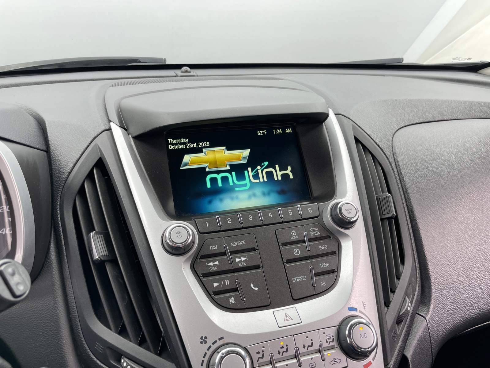 Thumbnail: 2016 Chevrolet Equinox - 4