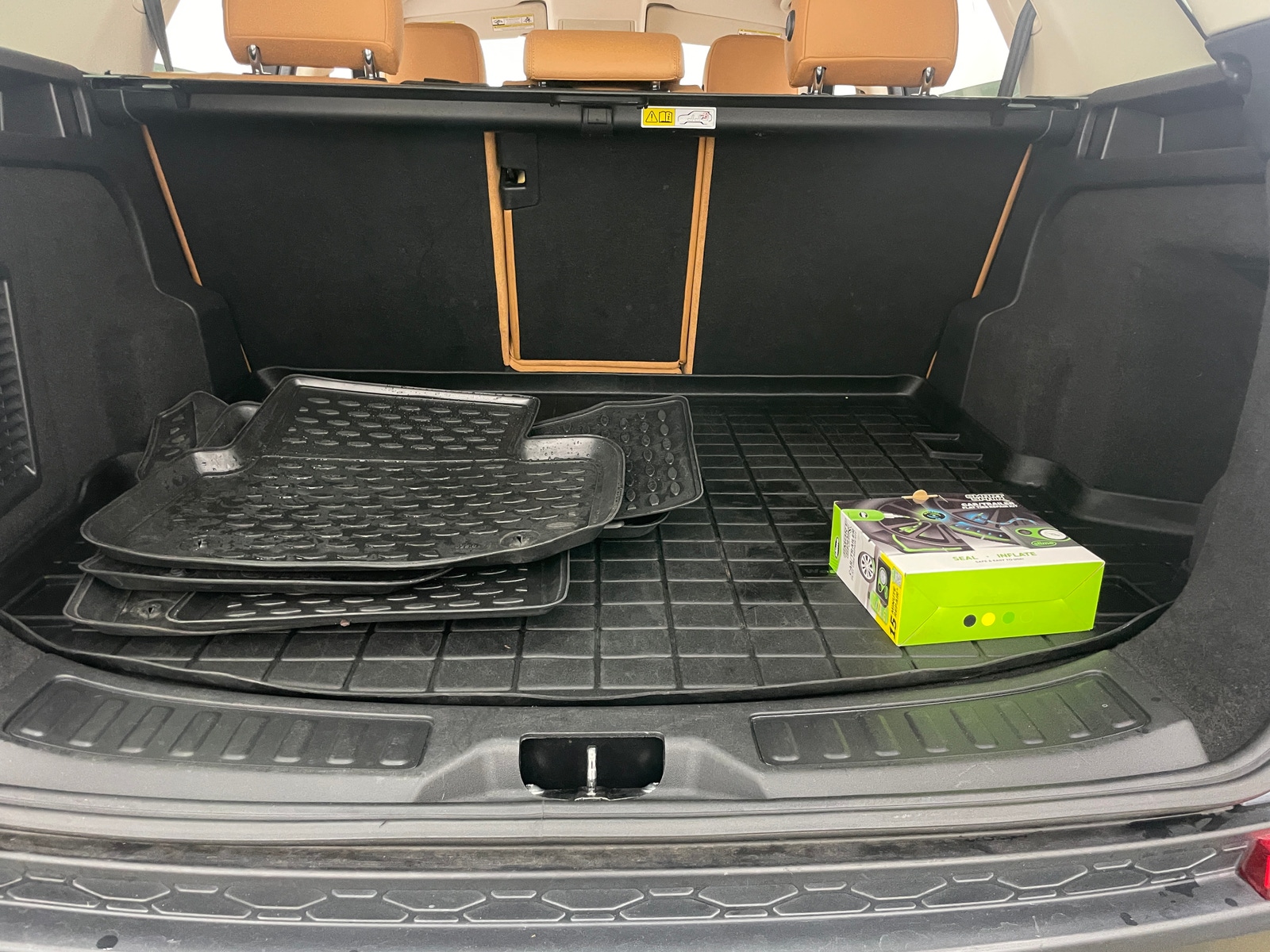 Thumbnail: 2018 Land Rover Discovery Sport - 6