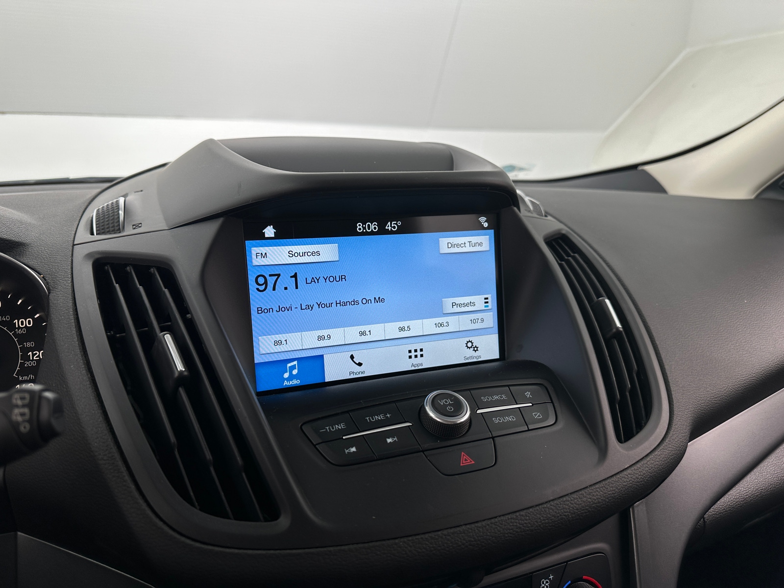 Thumbnail: 2019 Ford Escape - 3