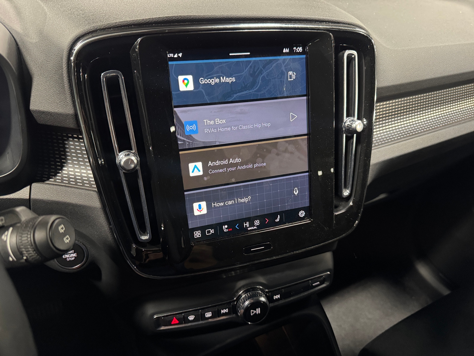 Thumbnail: 2024 Volvo XC40 - 3