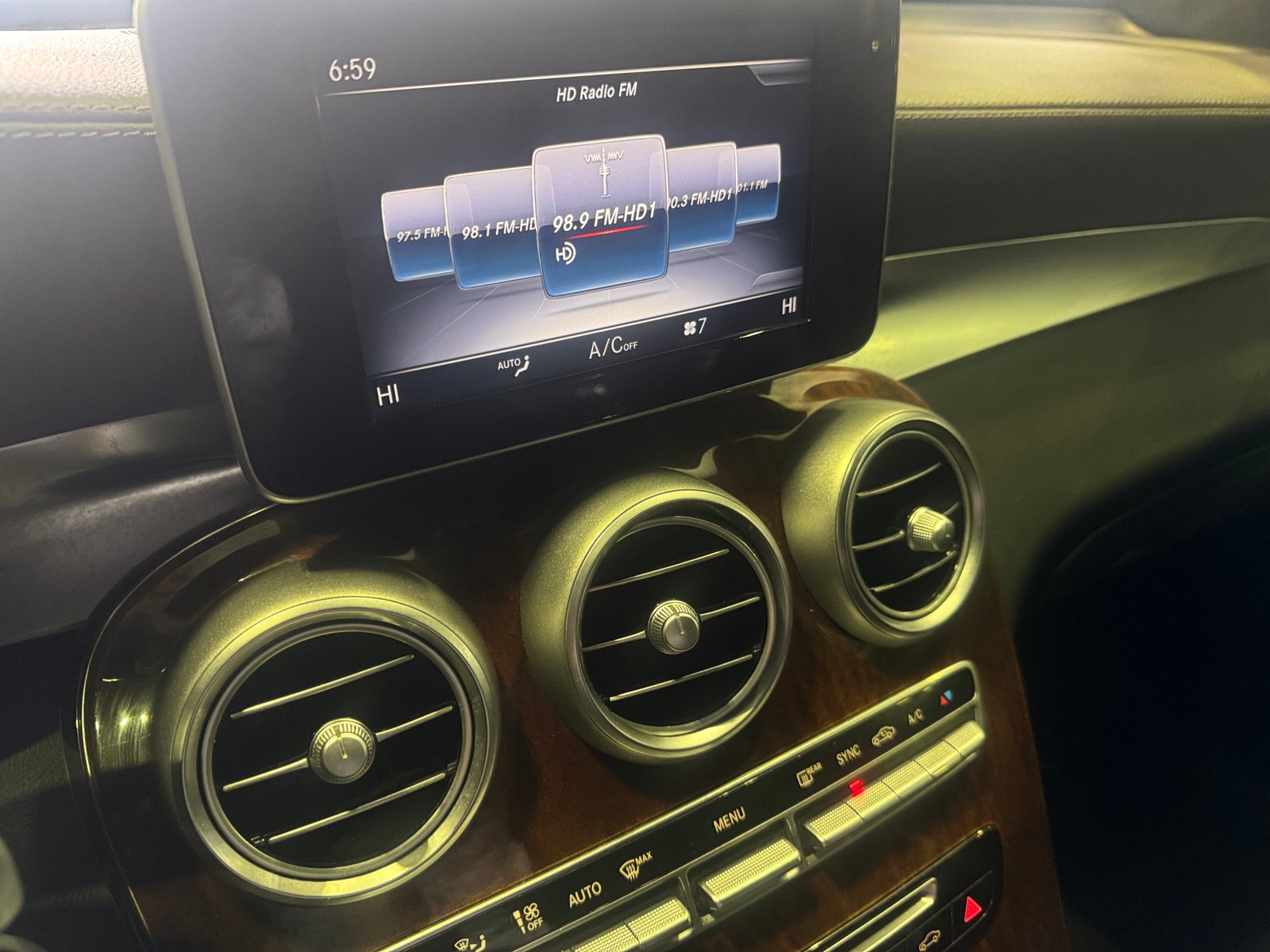 Thumbnail: 2018 Mercedes-Benz GLC - 3