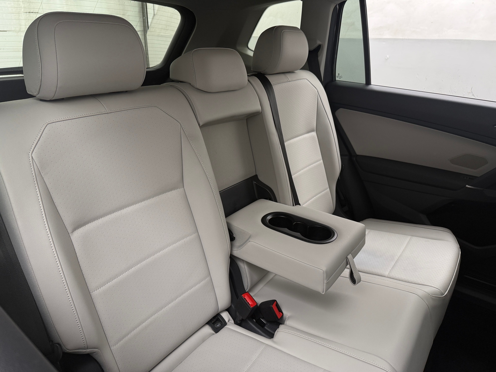 Thumbnail: 2018 Volkswagen Tiguan - 5