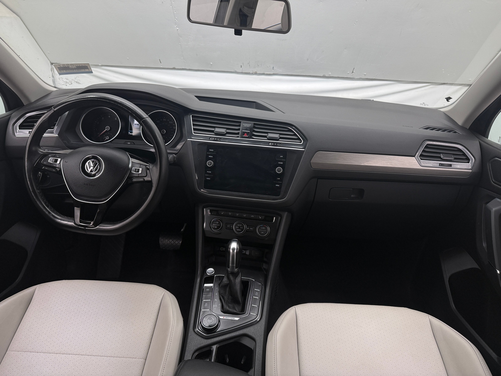 Thumbnail: 2018 Volkswagen Tiguan - 2