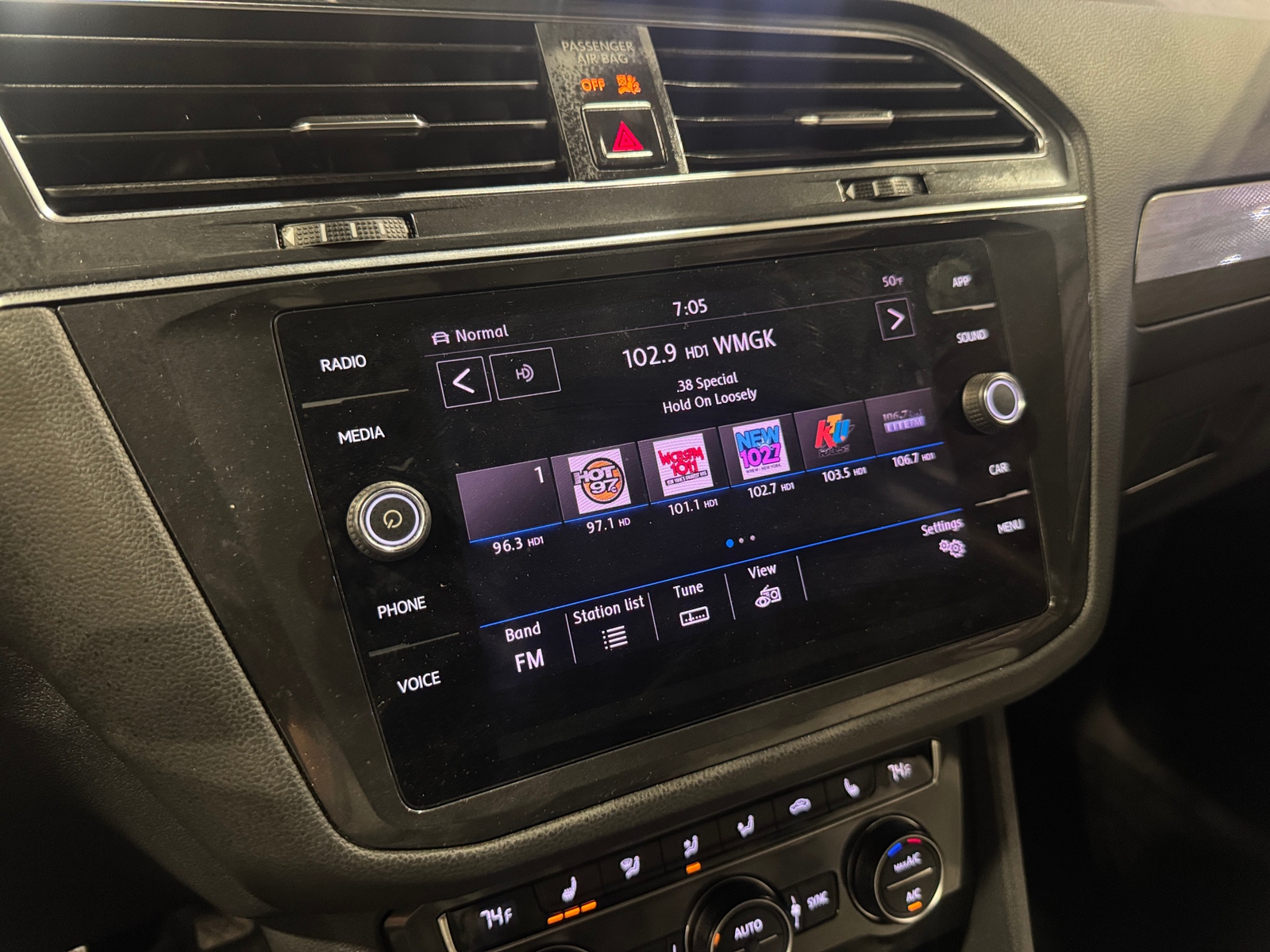 Thumbnail: 2018 Volkswagen Tiguan - 3