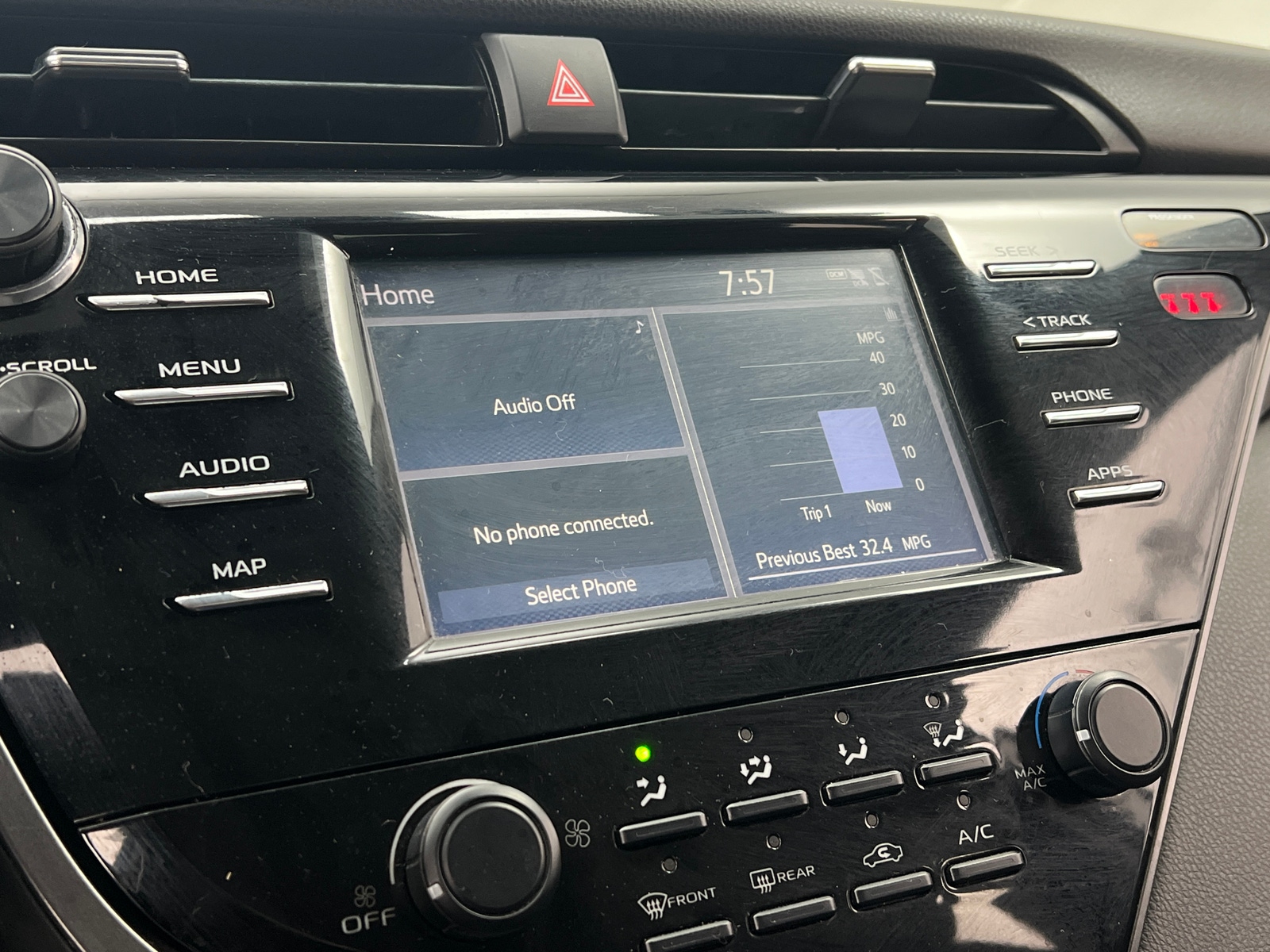 Thumbnail: 2019 Toyota Camry - 4