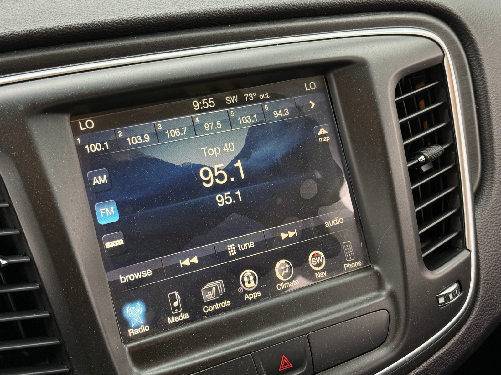 Thumbnail: 2015 Chrysler 200 - 4