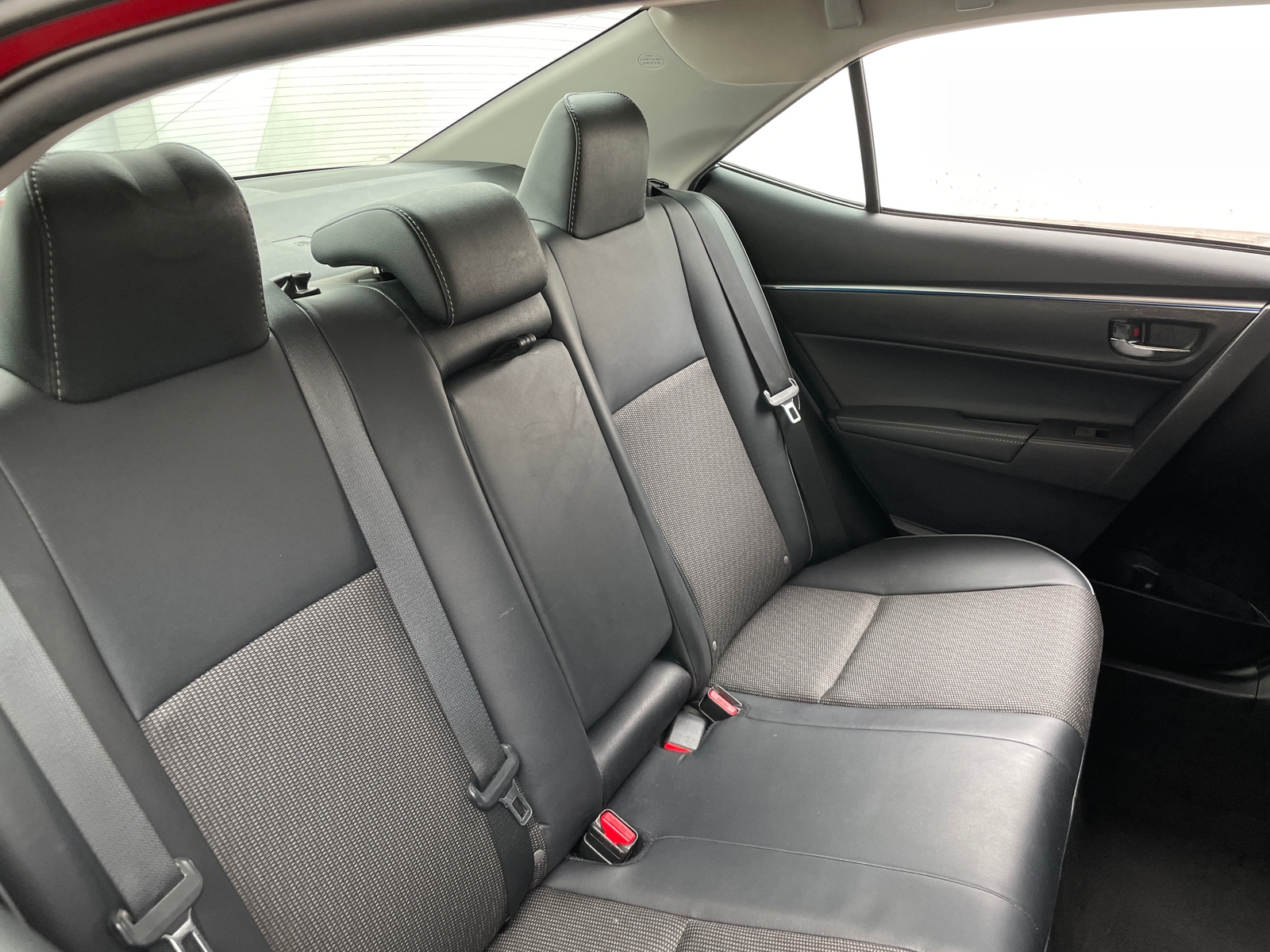 Thumbnail: 2015 Toyota Corolla - 6