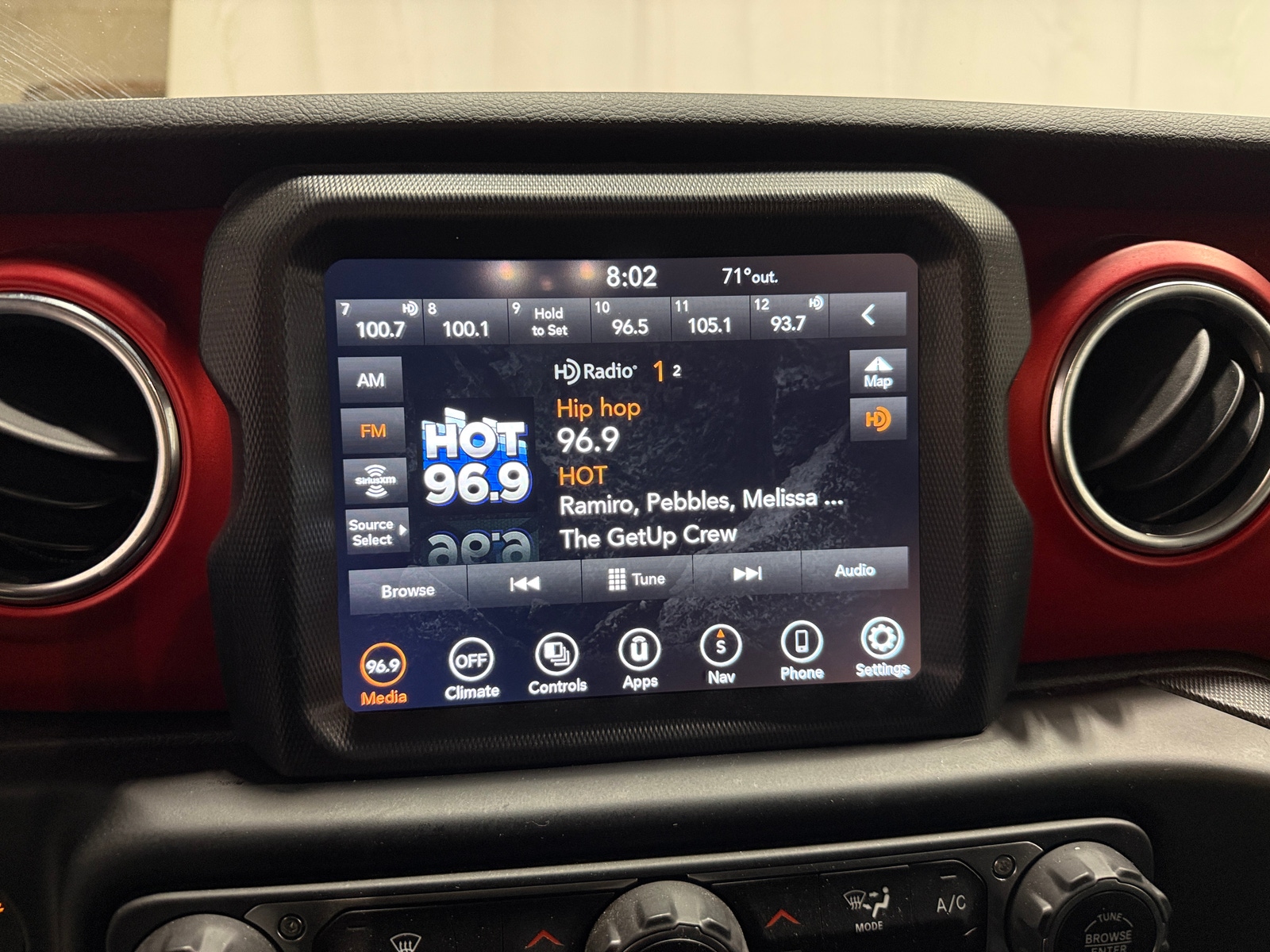 Thumbnail: 2021 Jeep Gladiator - 4