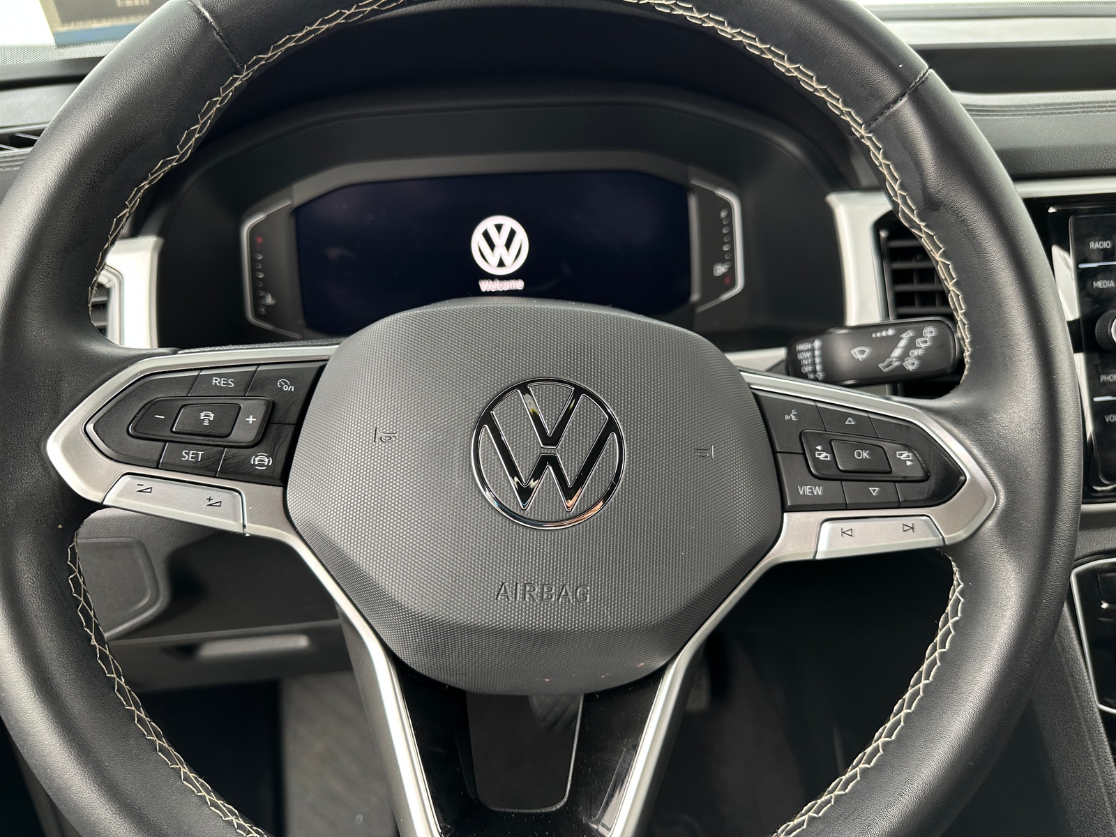 Thumbnail: 2023 Volkswagen Atlas - 4