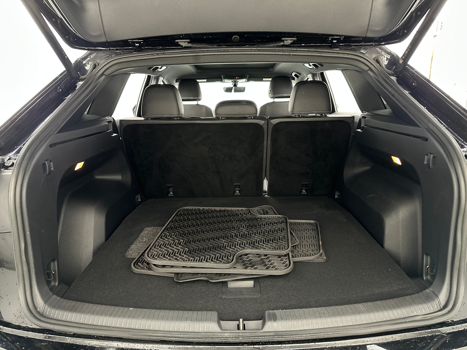 Thumbnail: 2023 Volkswagen Atlas - 6