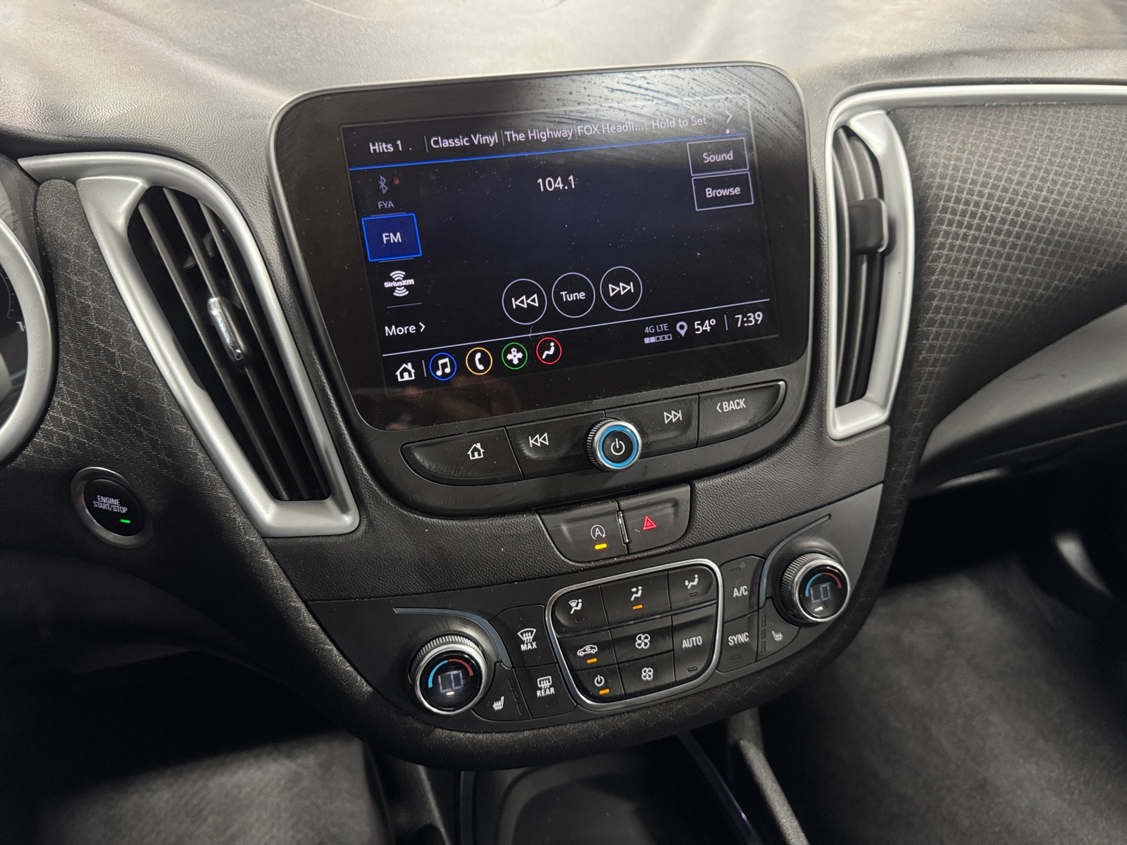 Thumbnail: 2023 Chevrolet Malibu - 4