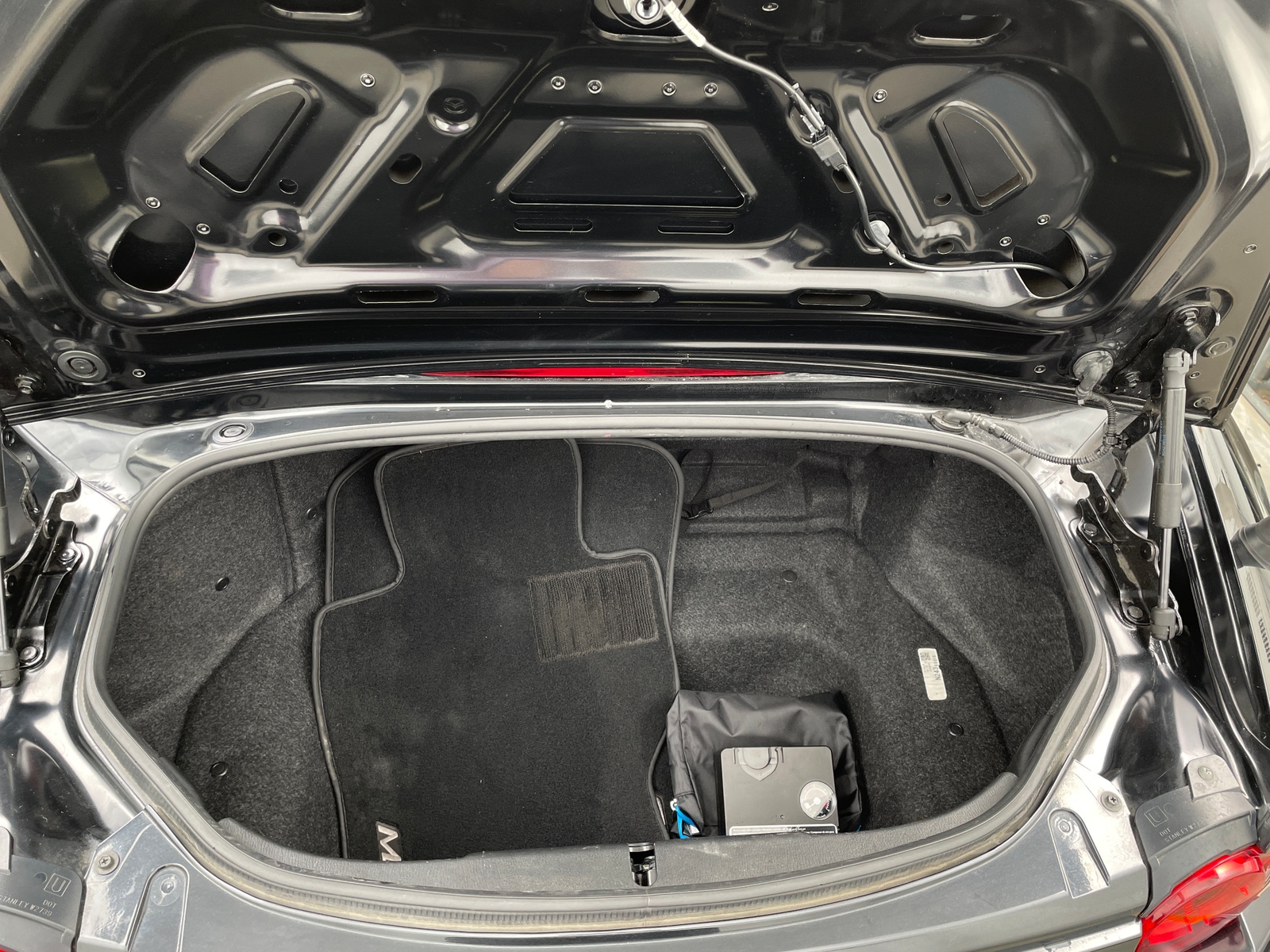 Thumbnail: 2018 Mazda MX-5 Miata - 5