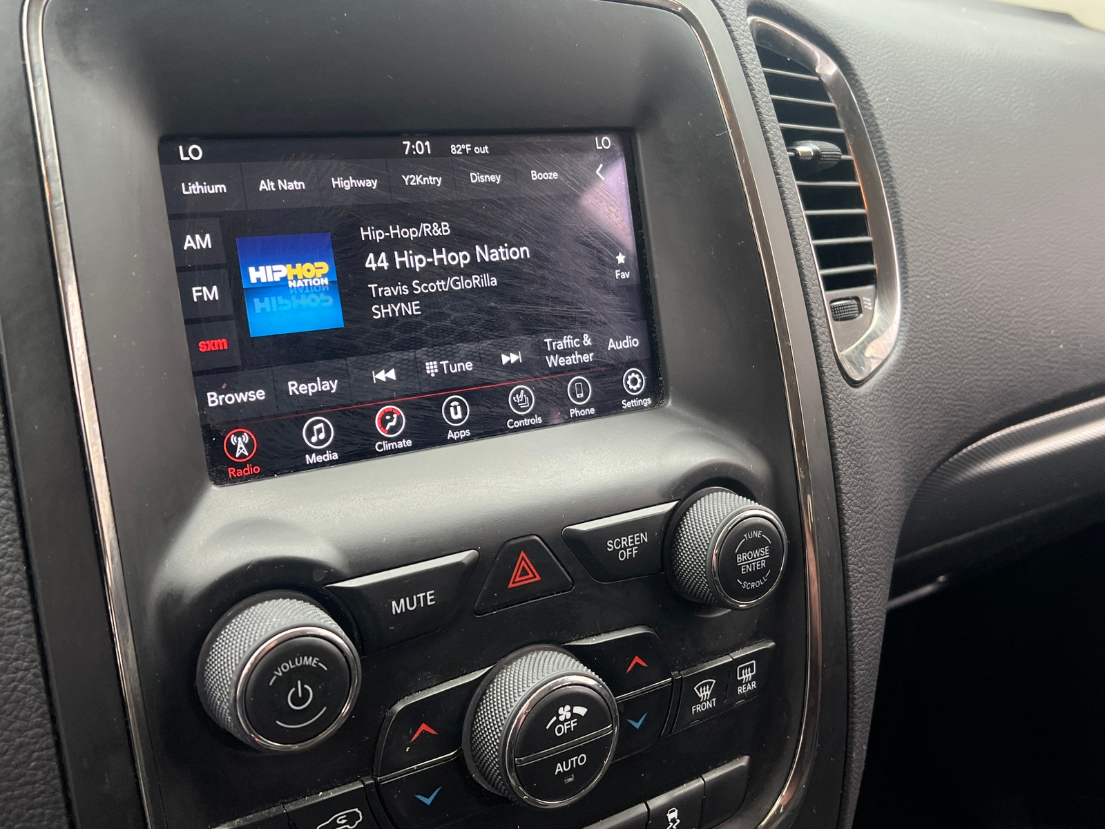 Thumbnail: 2018 Dodge Durango - 3