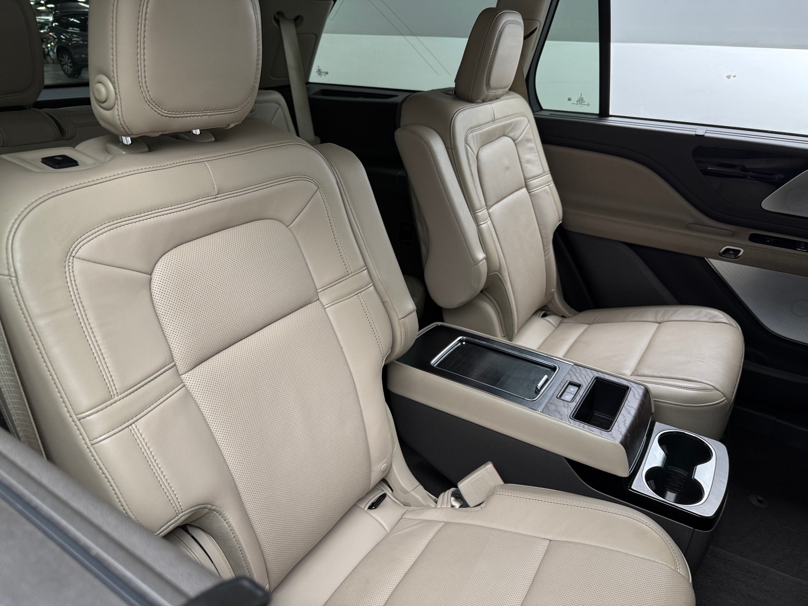 Thumbnail: 2020 Lincoln Aviator - 5