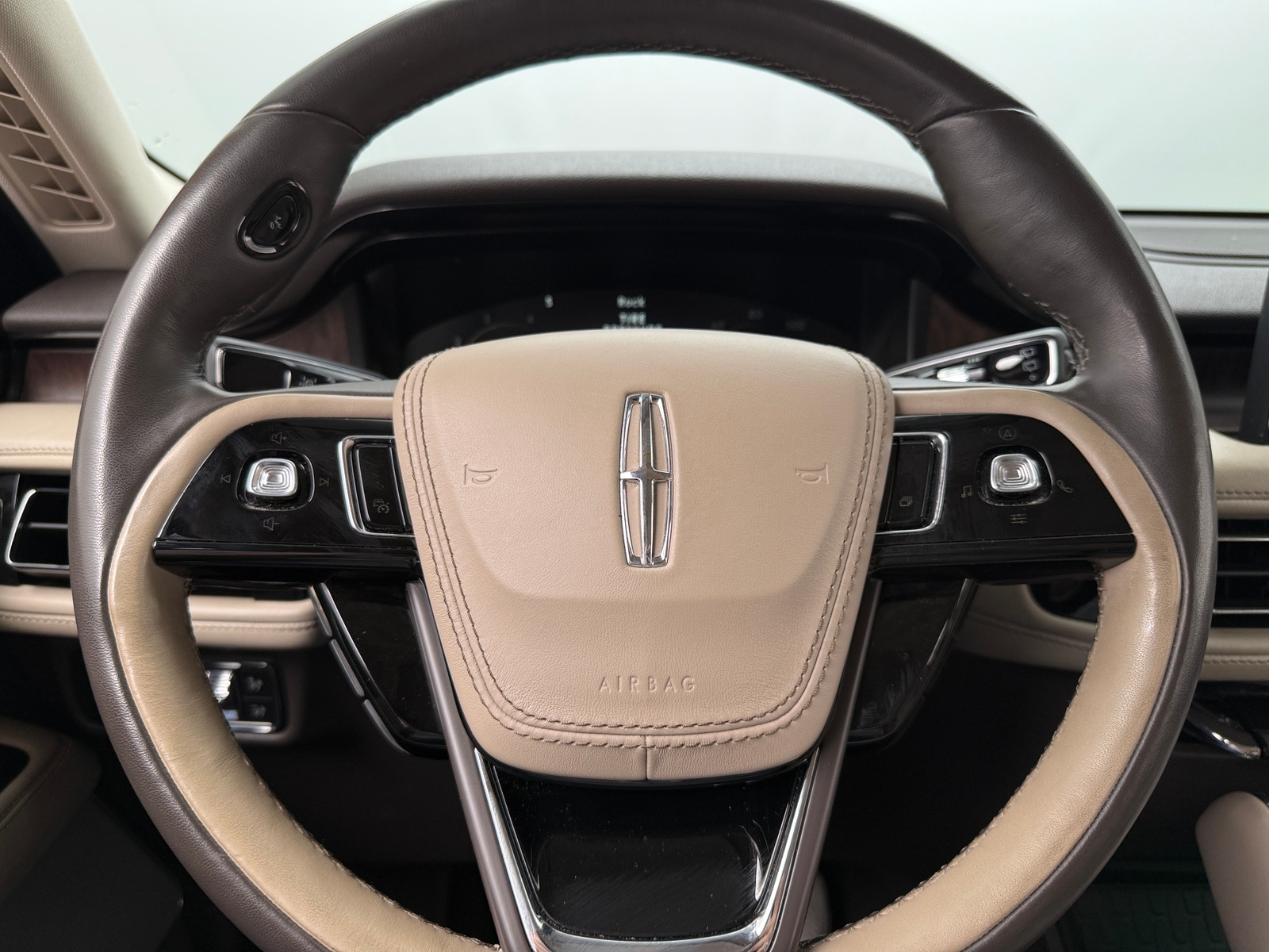 Thumbnail: 2020 Lincoln Aviator - 4
