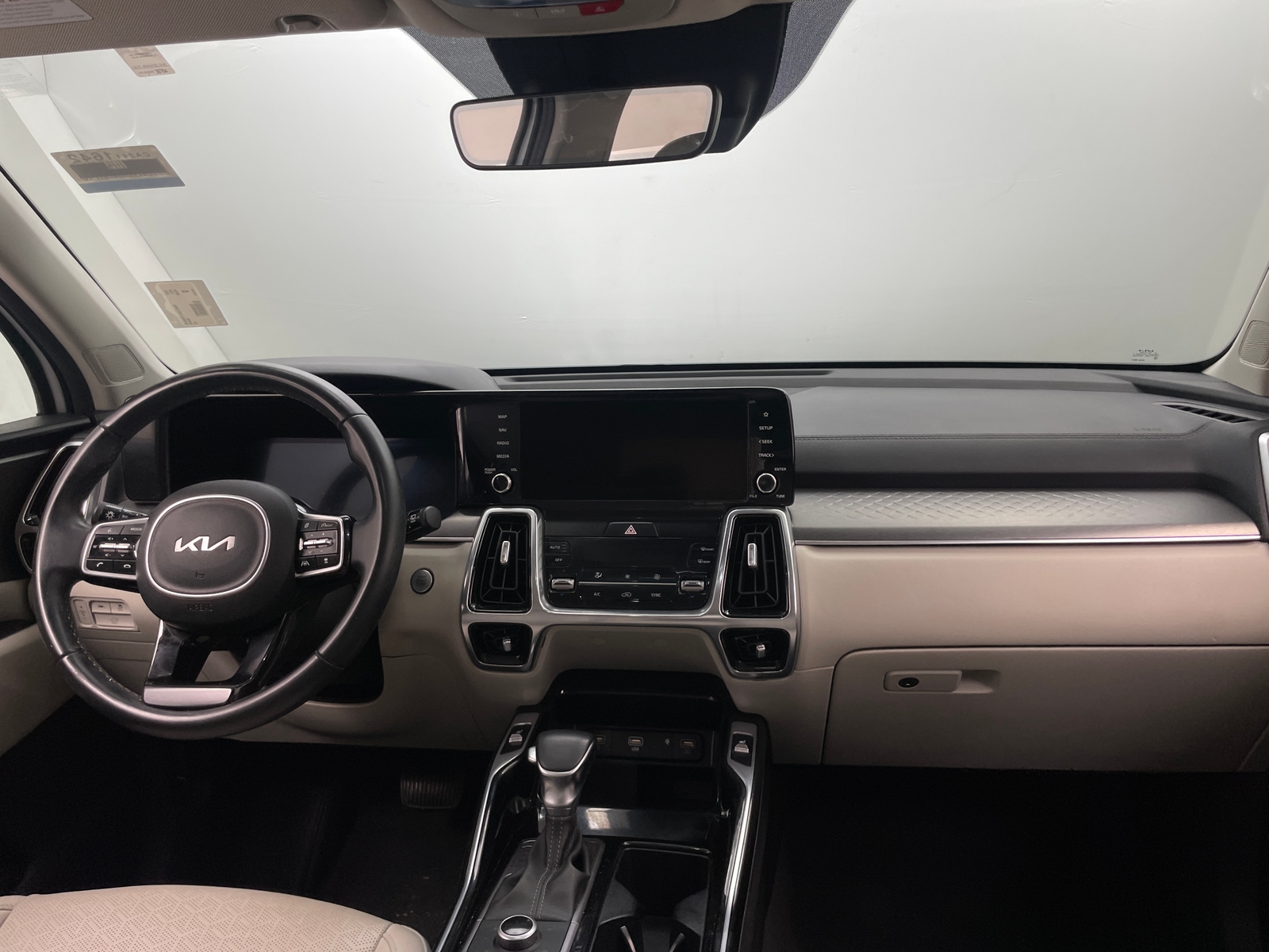 Thumbnail: 2023 Kia Sorento - 2