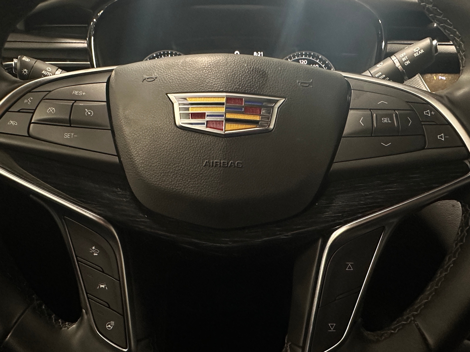 Thumbnail: 2025 Cadillac XT5 - 4