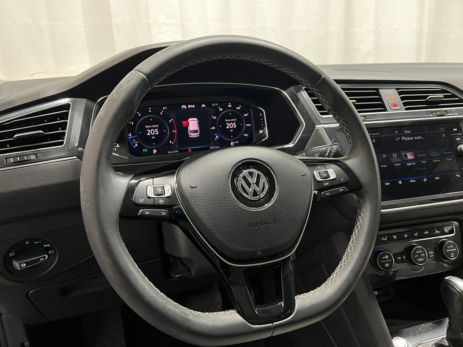 Thumbnail: 2021 Volkswagen Tiguan - 4