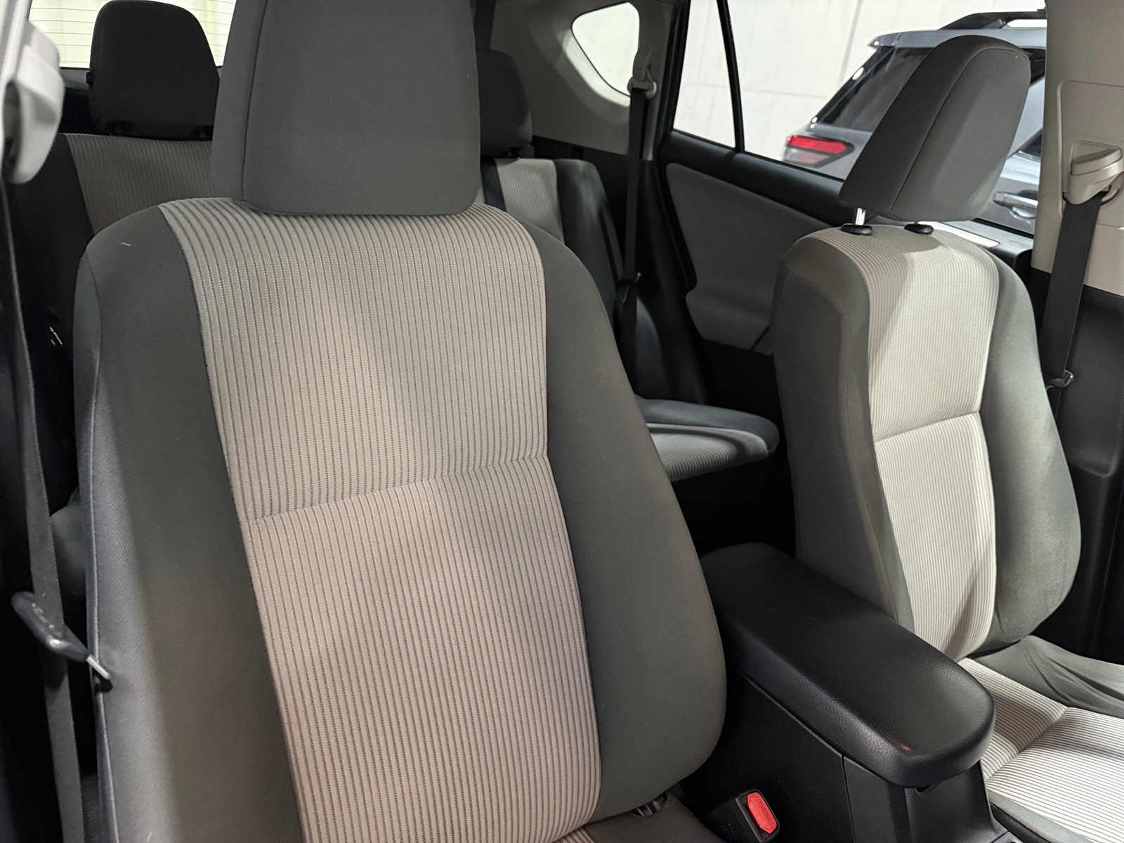 Thumbnail: 2015 Toyota RAV4 - 2