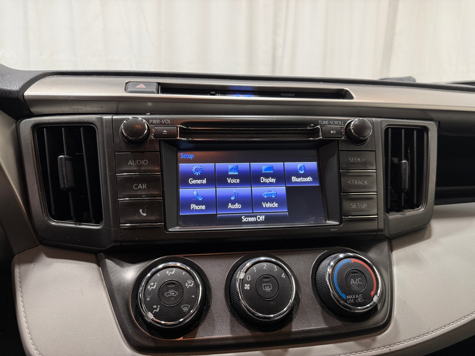 Thumbnail: 2015 Toyota RAV4 - 4