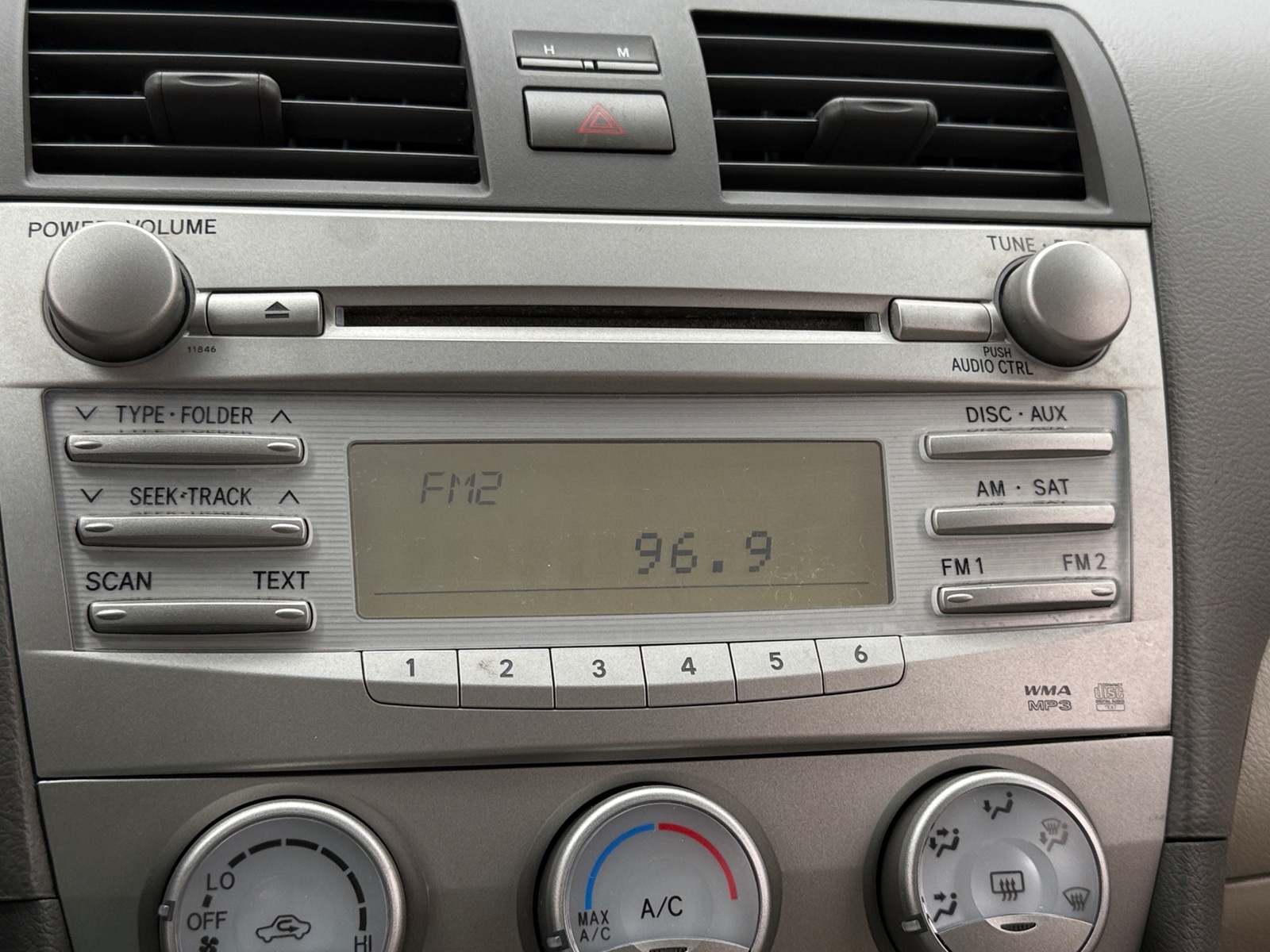 Thumbnail: 2011 Toyota Camry - 4