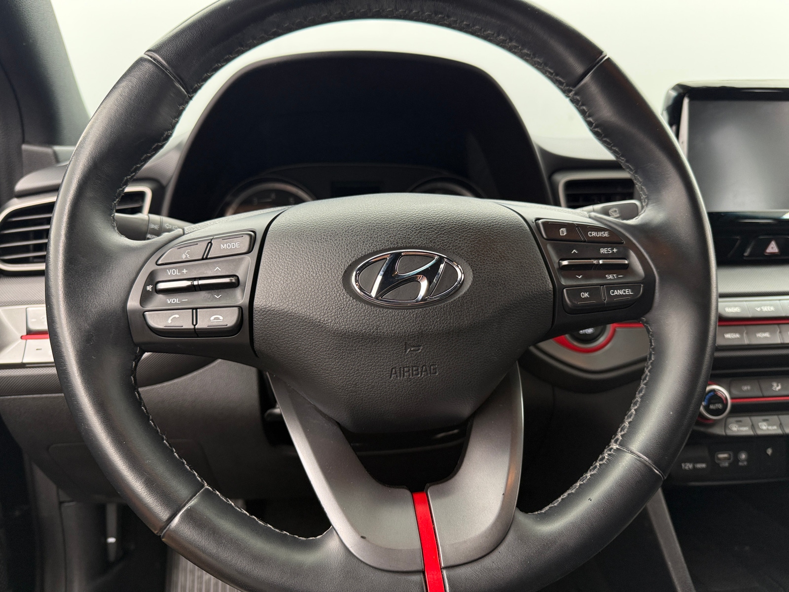 Thumbnail: 2020 Hyundai Veloster - 3