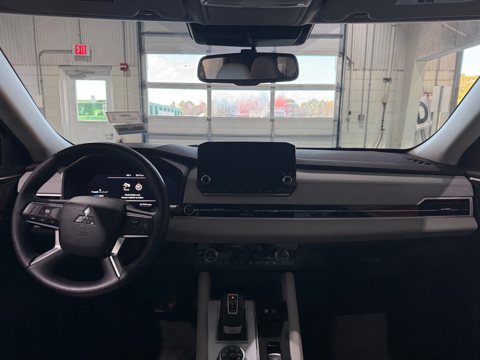 Thumbnail: 2023 Mitsubishi Outlander - 3