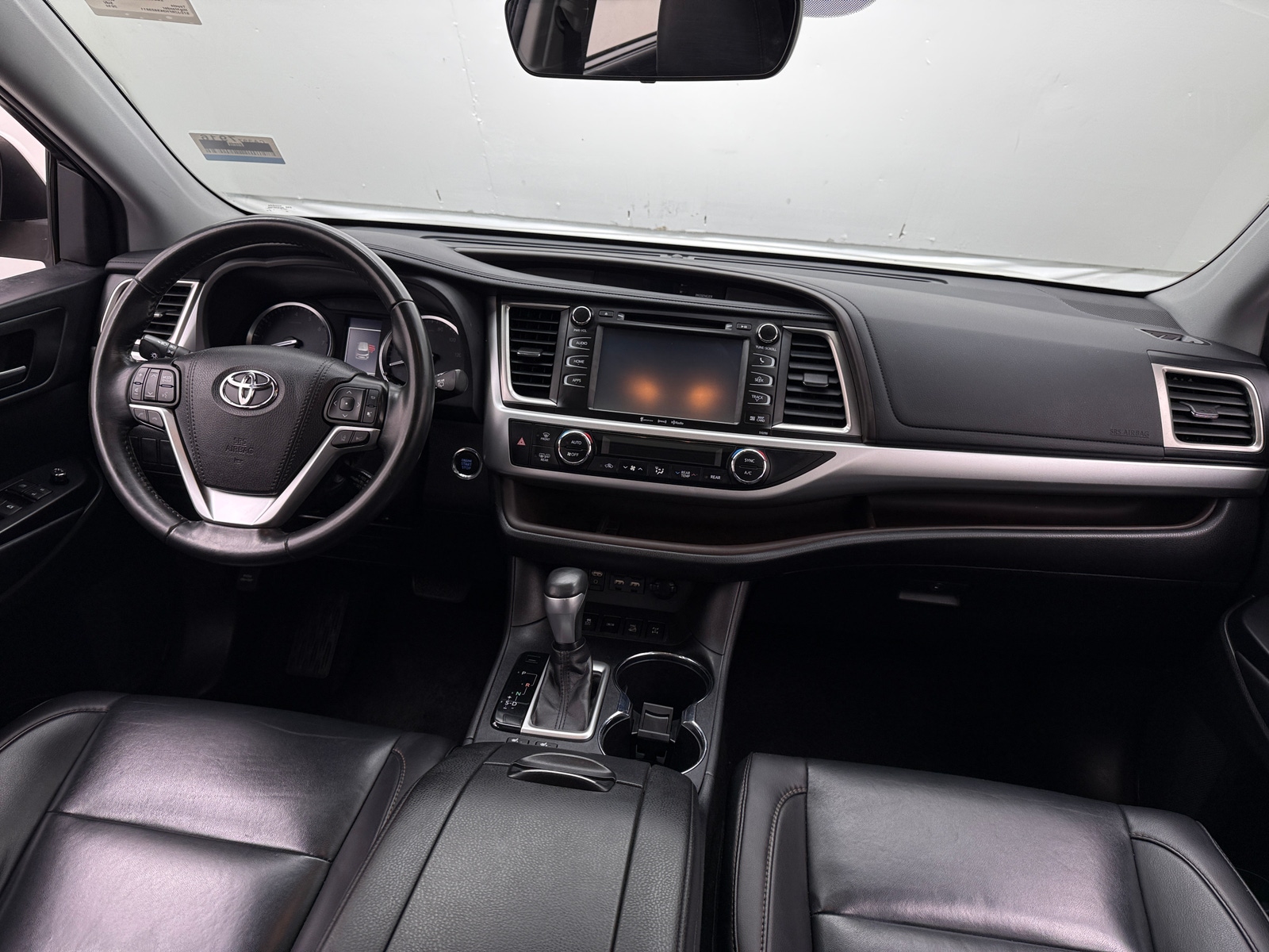 Thumbnail: 2019 Toyota Highlander - 2