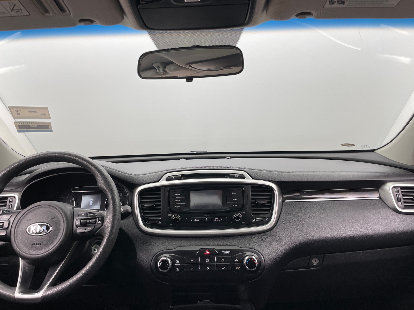 Thumbnail: 2017 Kia Sorento - 3