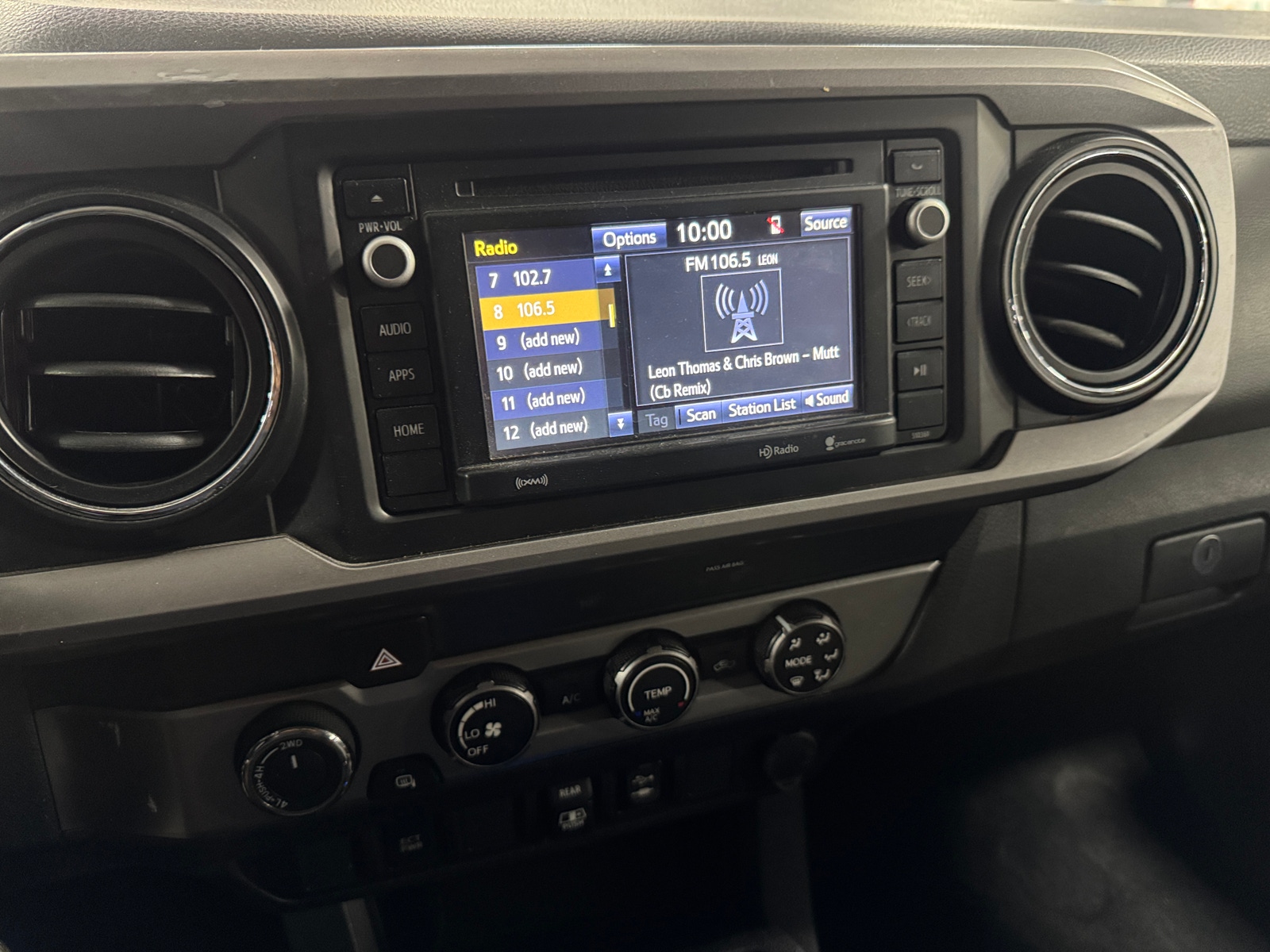 Thumbnail: 2019 Toyota Tacoma - 4