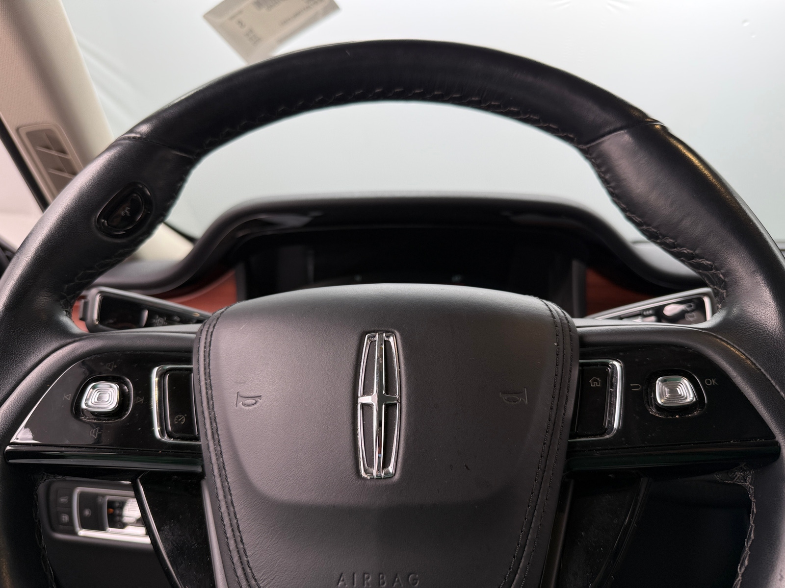 Thumbnail: 2022 Lincoln Aviator - 4