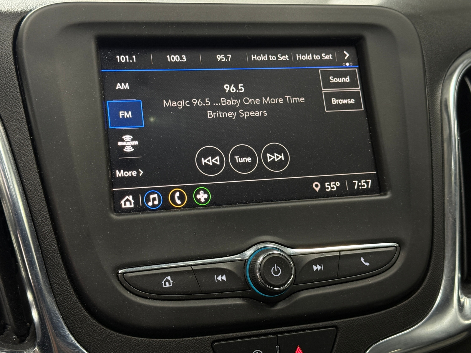 Thumbnail: 2022 Chevrolet Equinox - 4