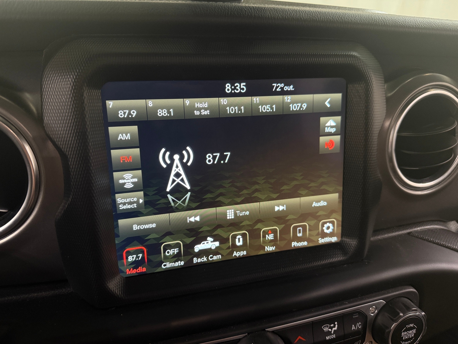 Thumbnail: 2022 Jeep Gladiator - 3