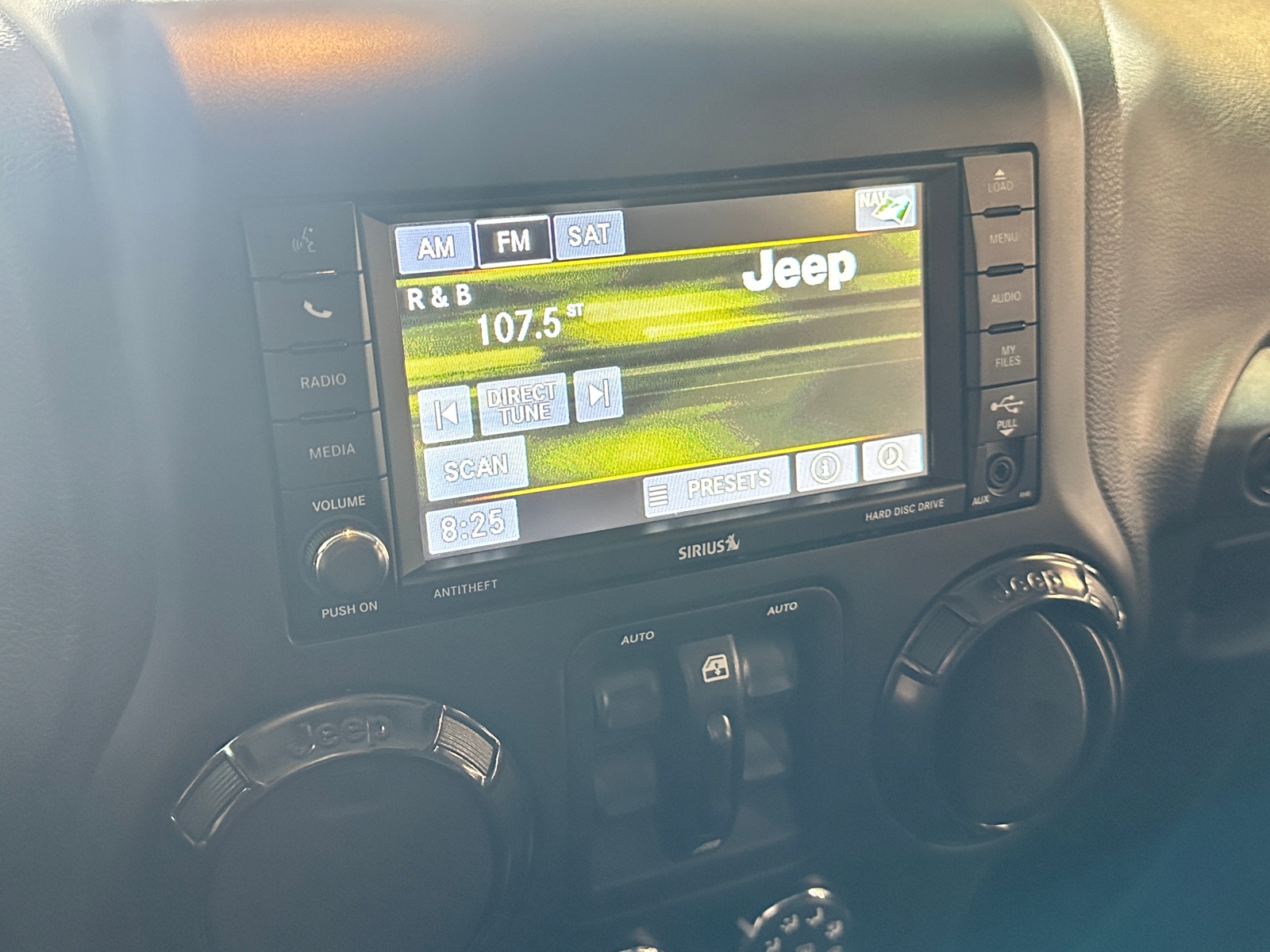 Thumbnail: 2017 Jeep Wrangler - 3