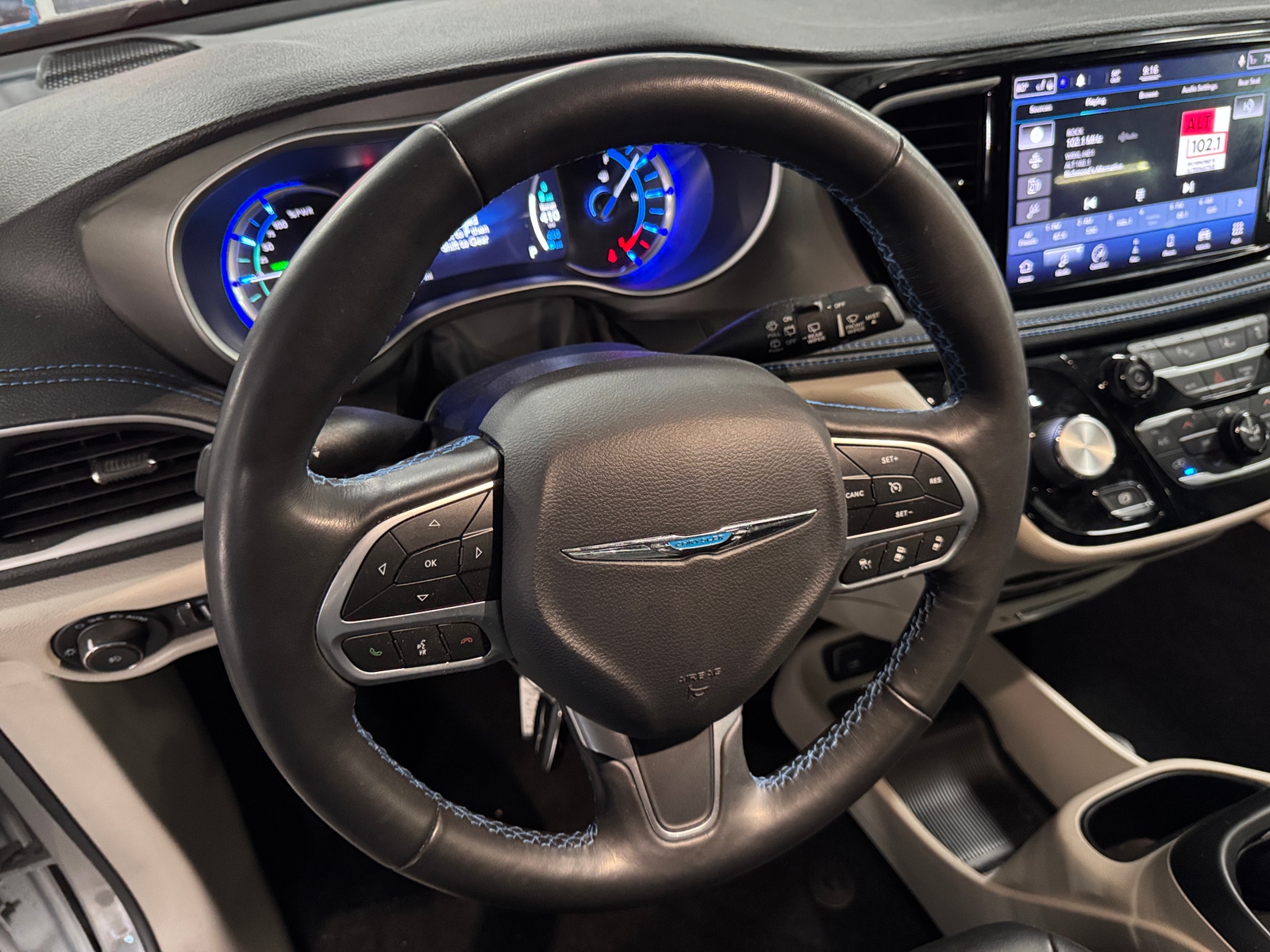 Thumbnail: 2021 Chrysler Pacifica - 4